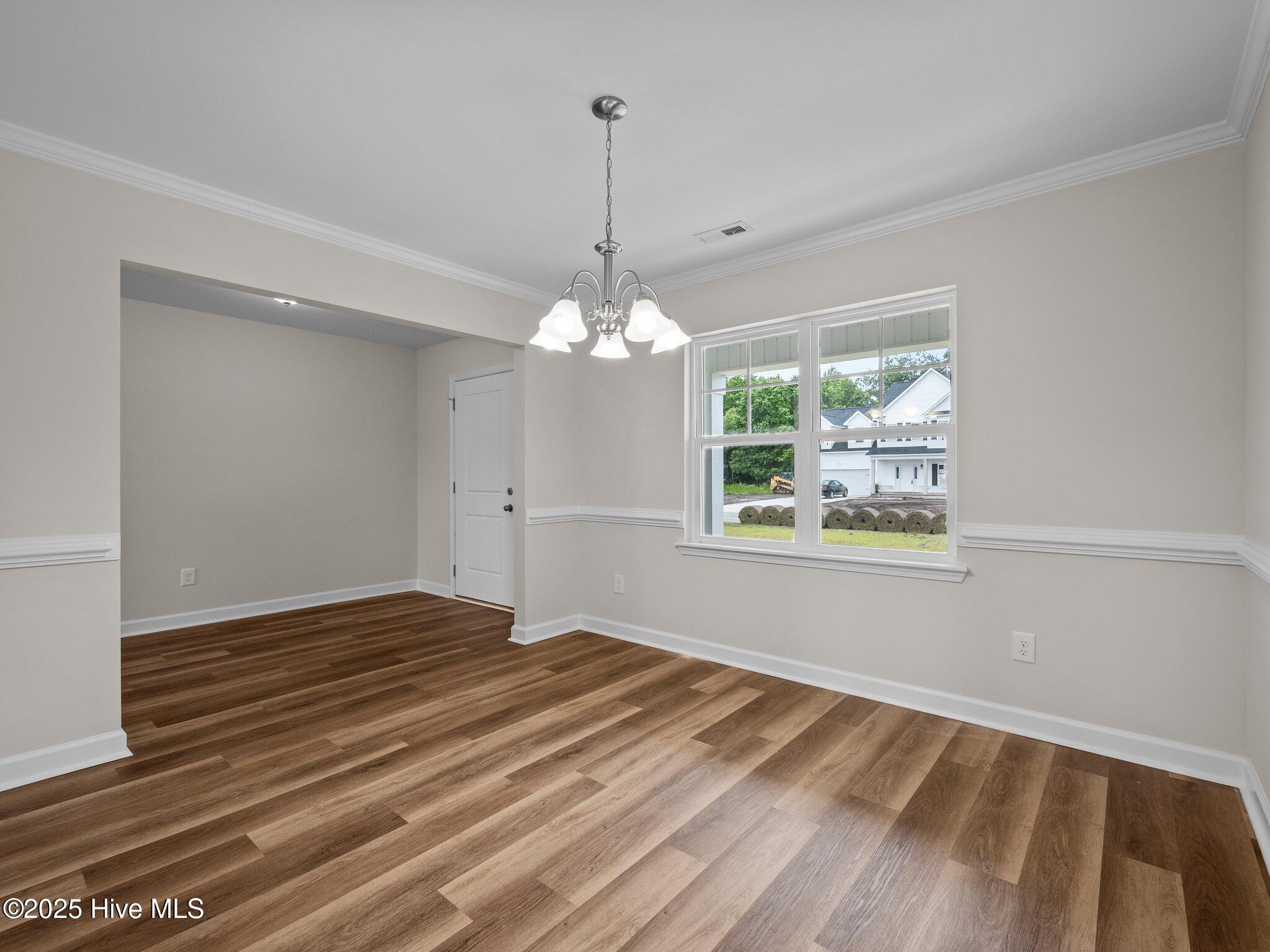 100511213 | Photo 32