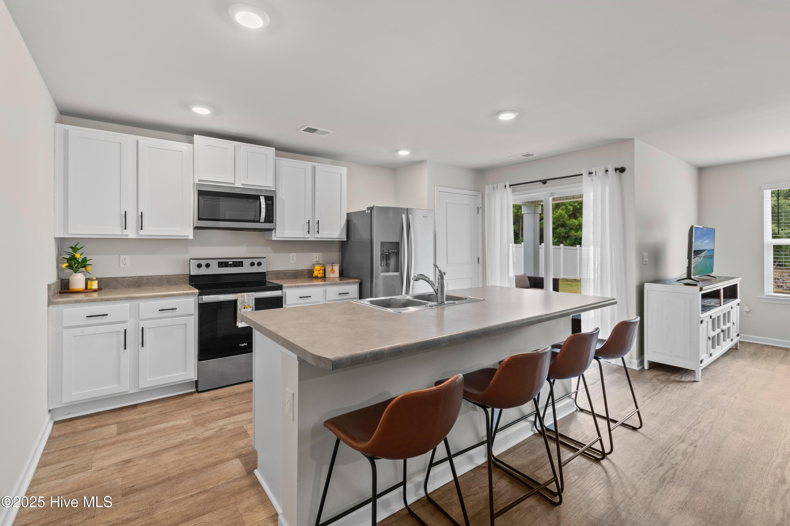 100519595 | Photo 11