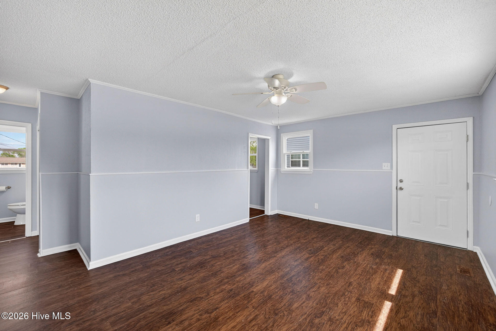 100567273 | Photo 27