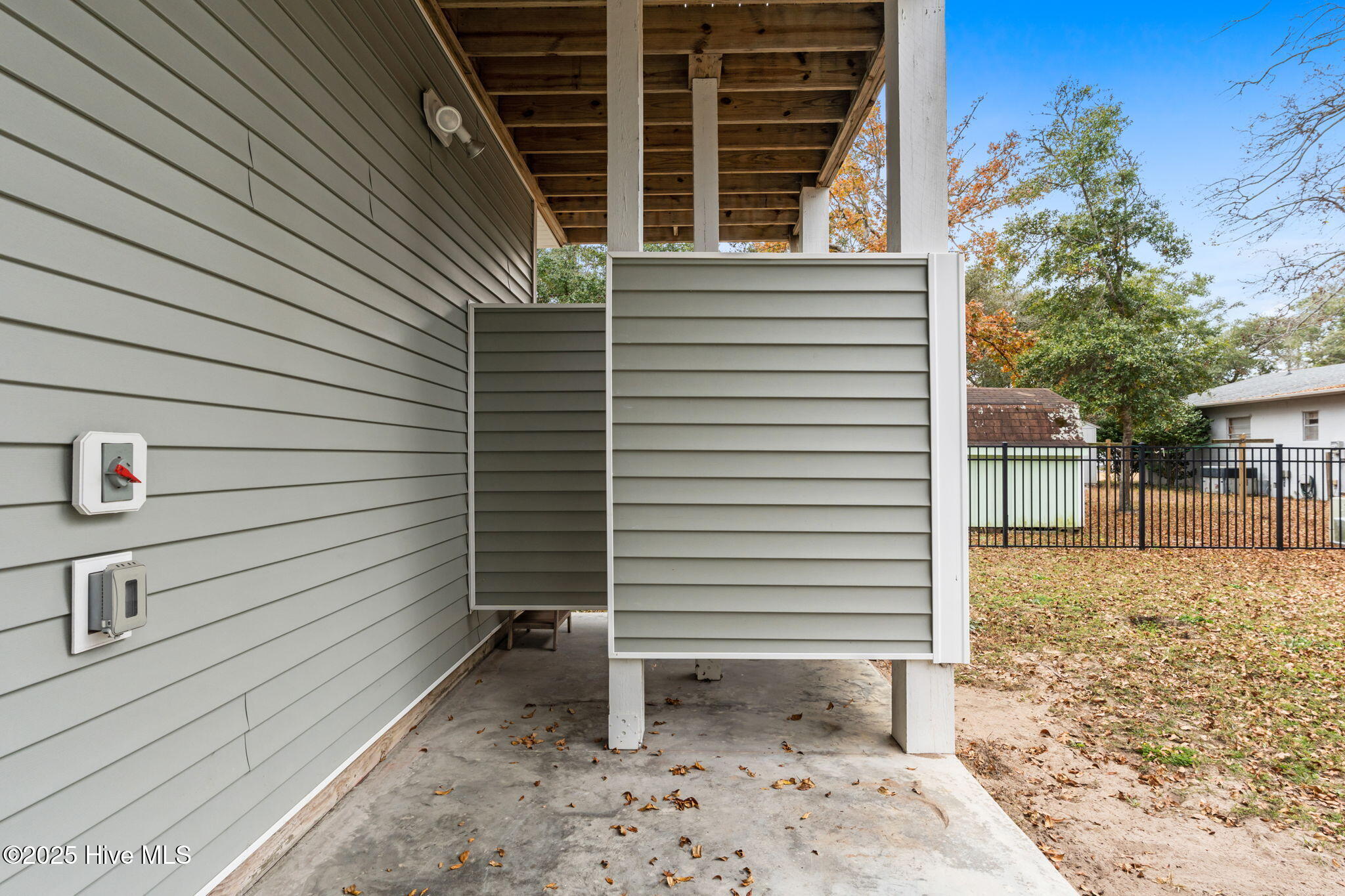 100543209 | Photo 48