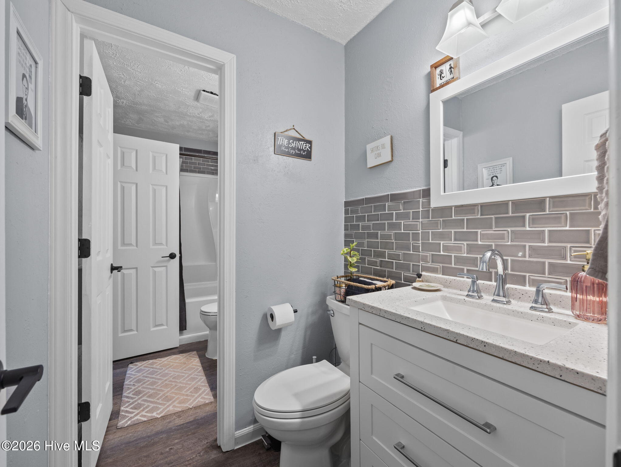 100567245 | Photo 22