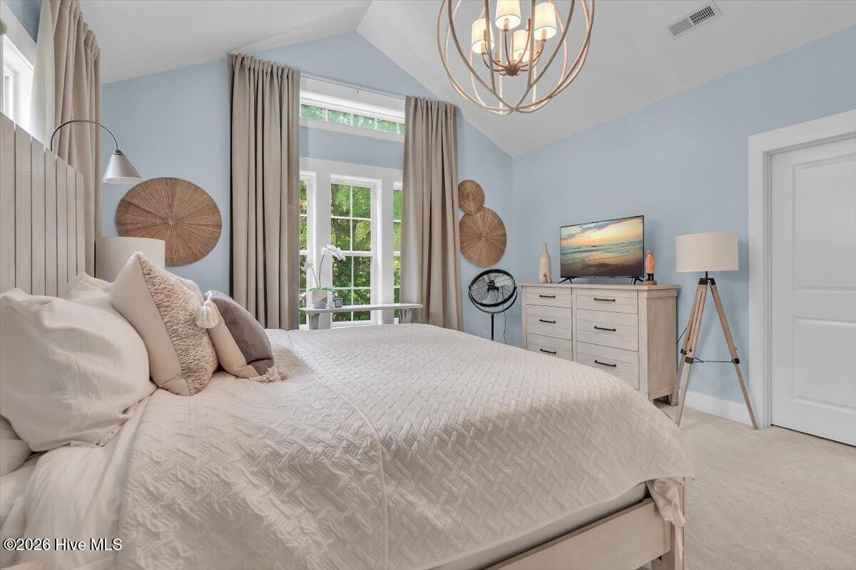 100553407 | Photo 24