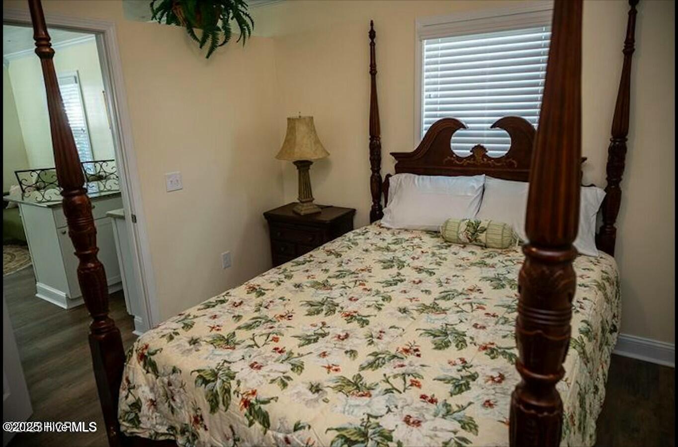 100490306 | Photo 27