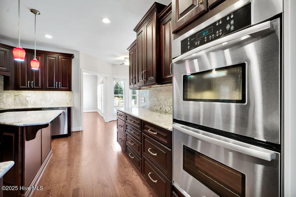 100540084 | Photo 21