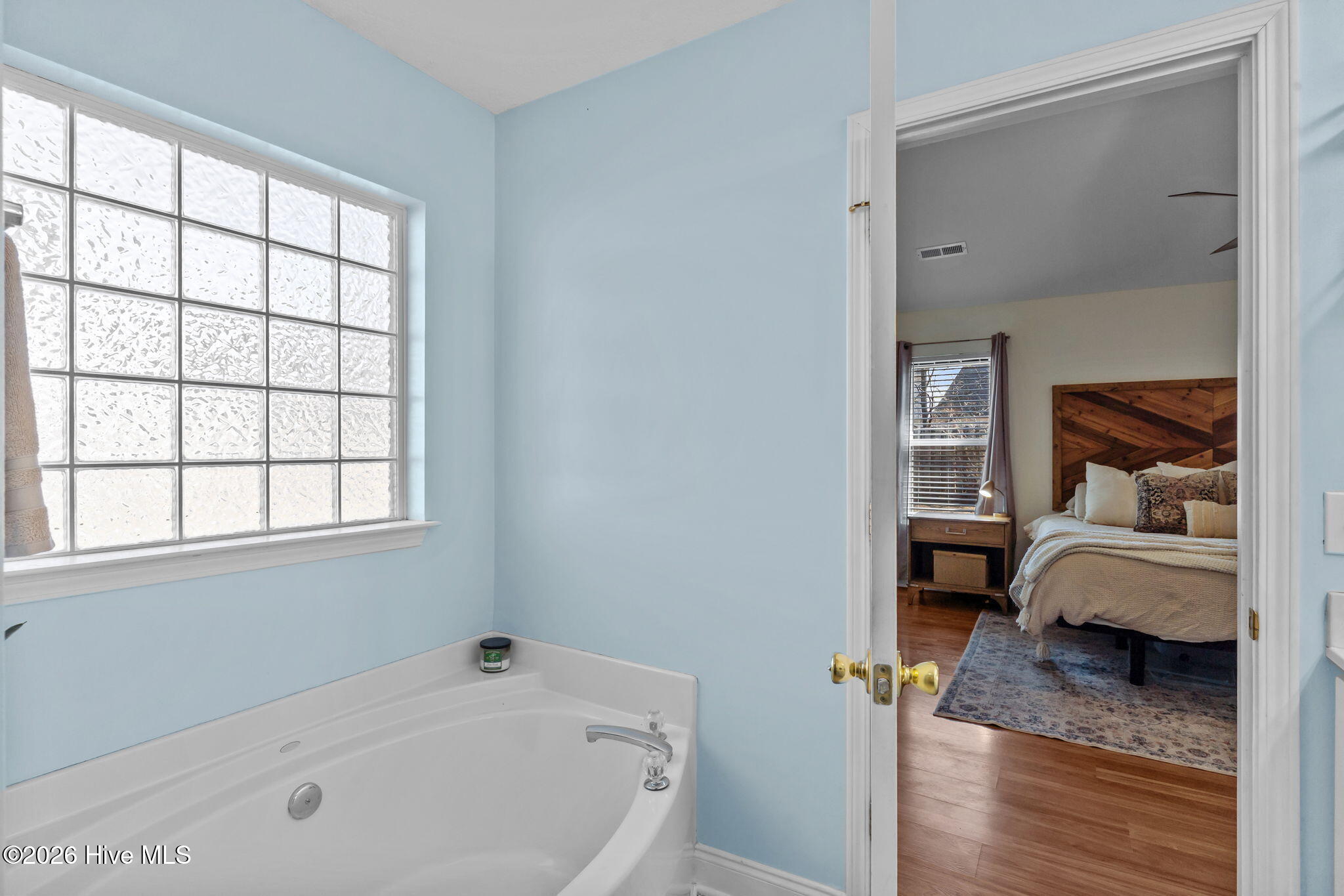 100556757 | Photo 25