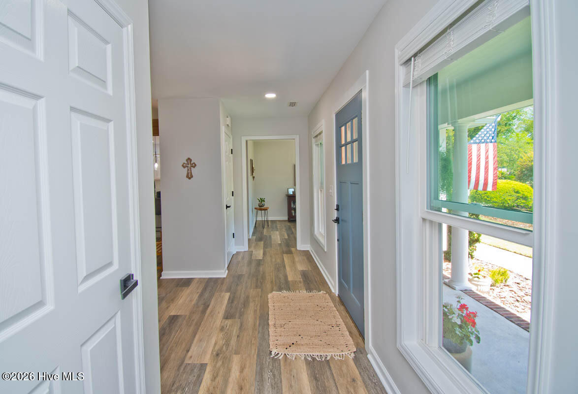 100569264 | Photo 24