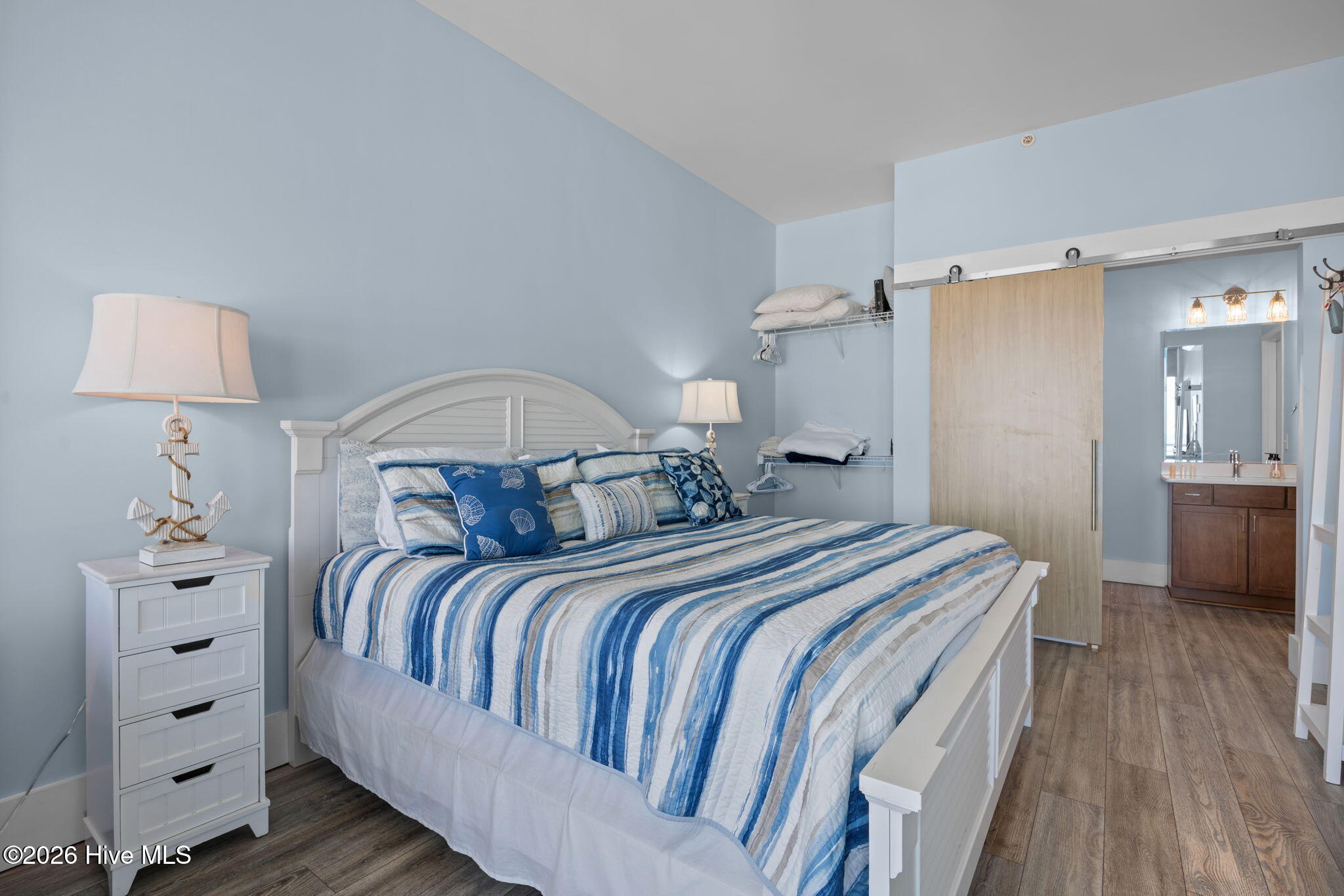 100566225 | Photo 22