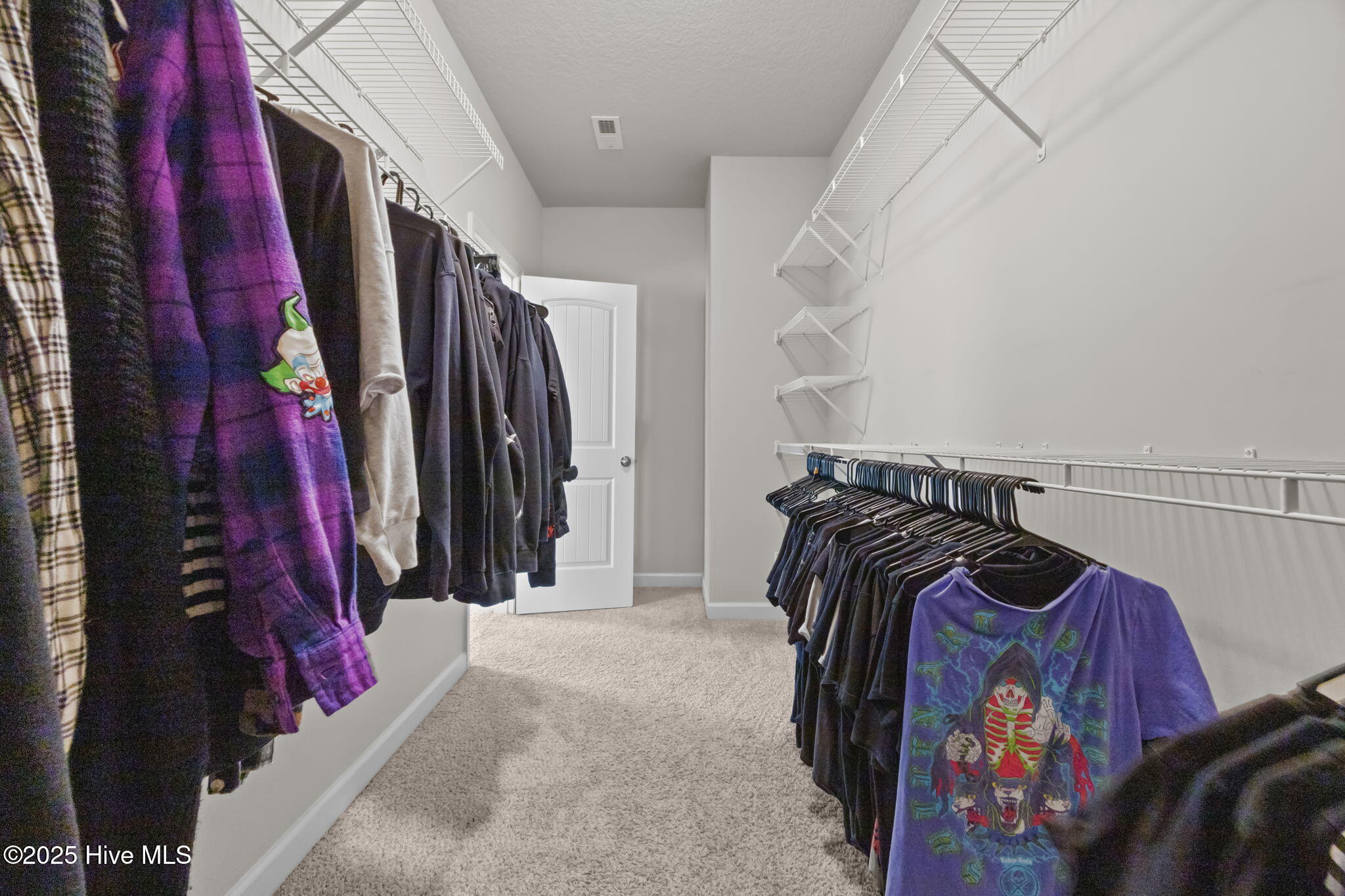 100532525 | Photo 14