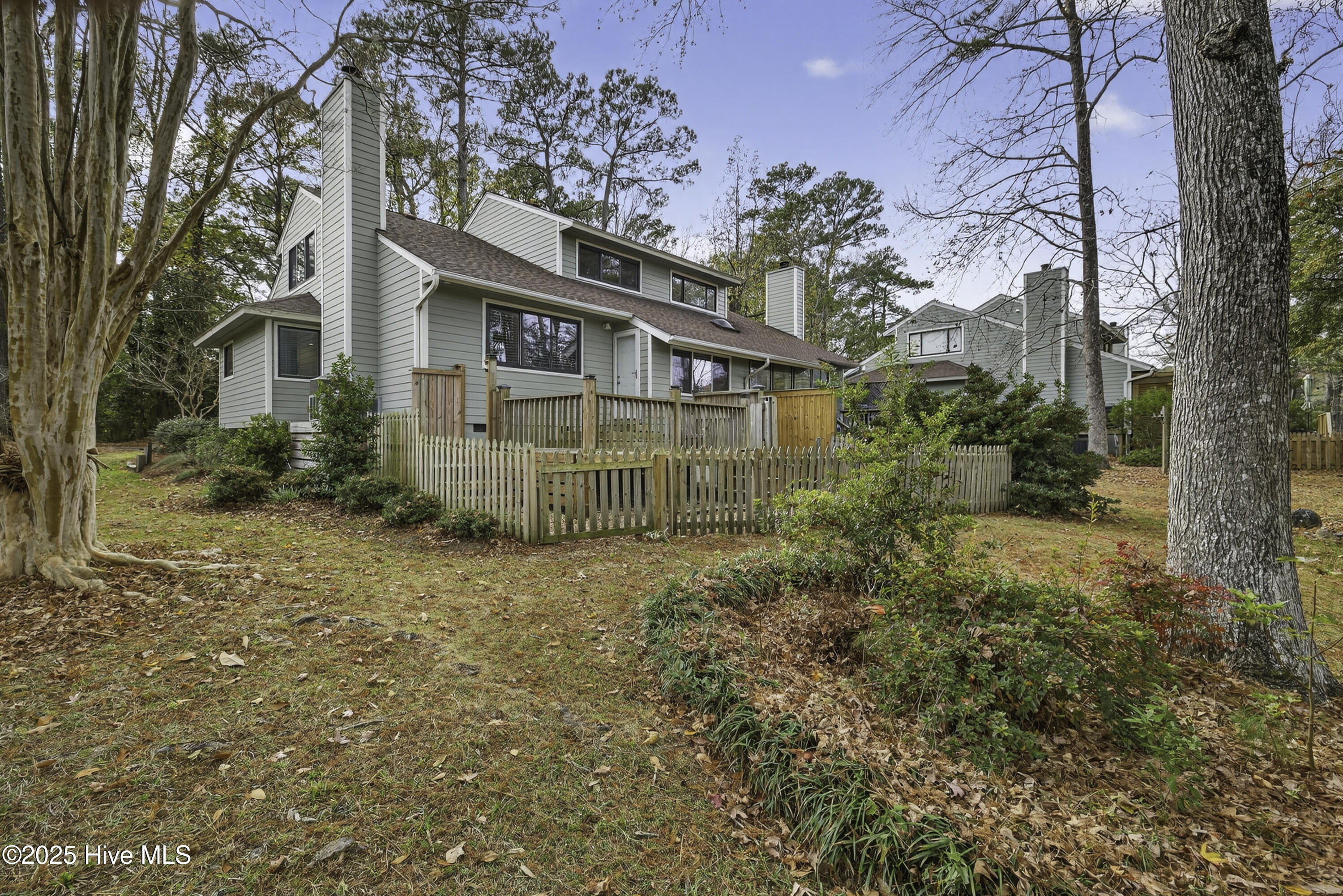 100543749 | Photo 50