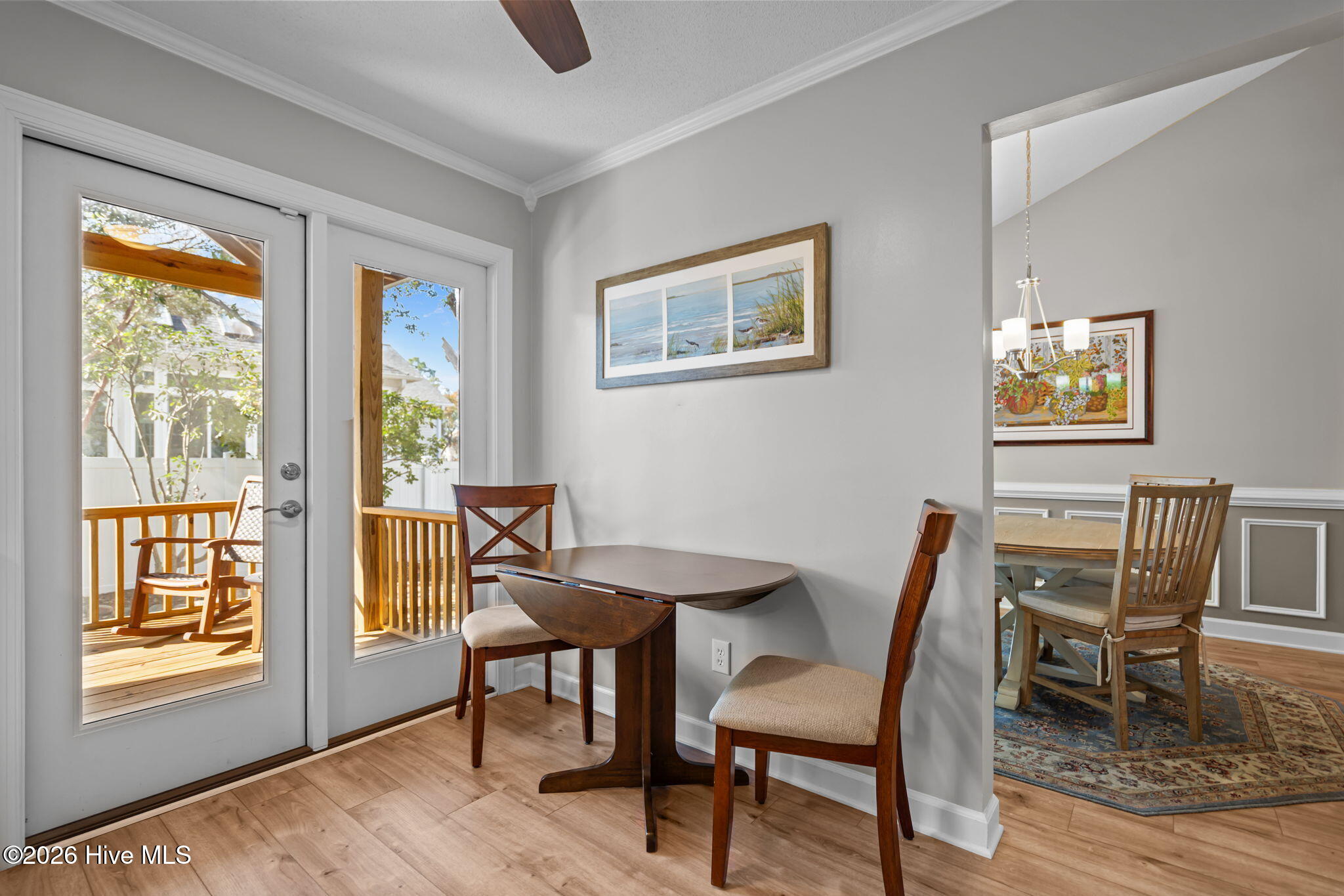 100547043 | Photo 15