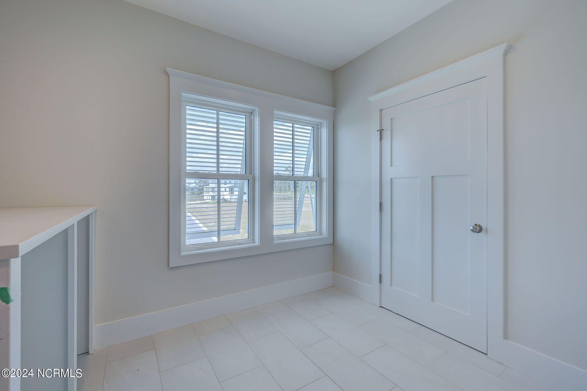 100547028 | Photo 56