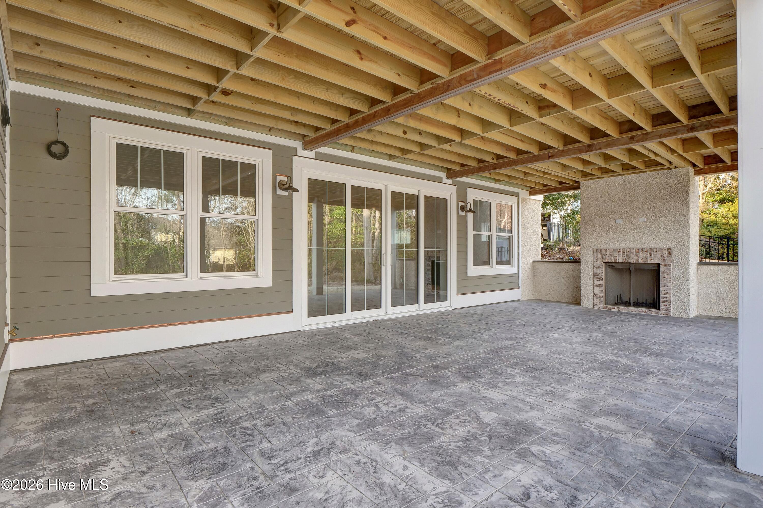 100553648 | Photo 57