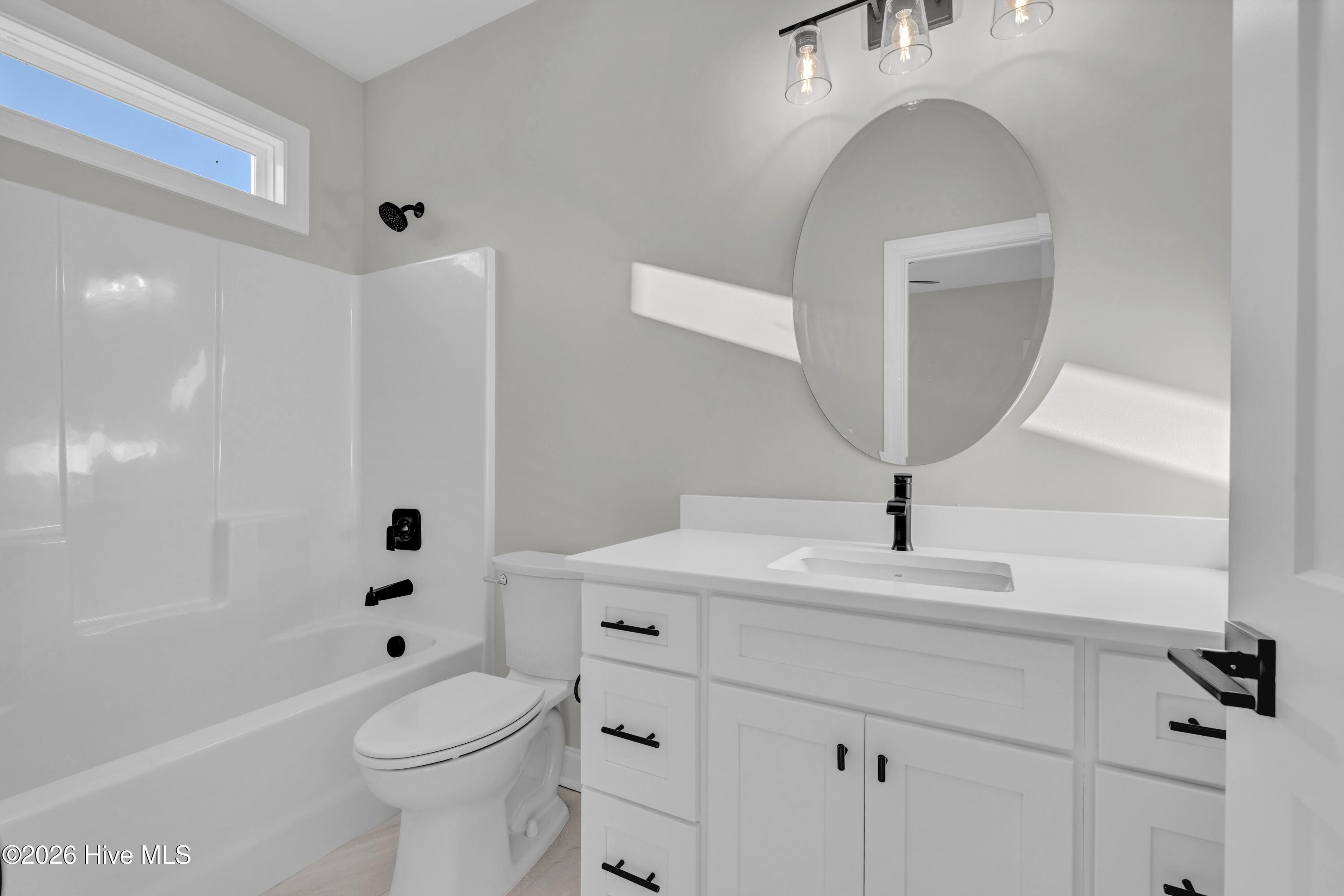 100551987 | Photo 32