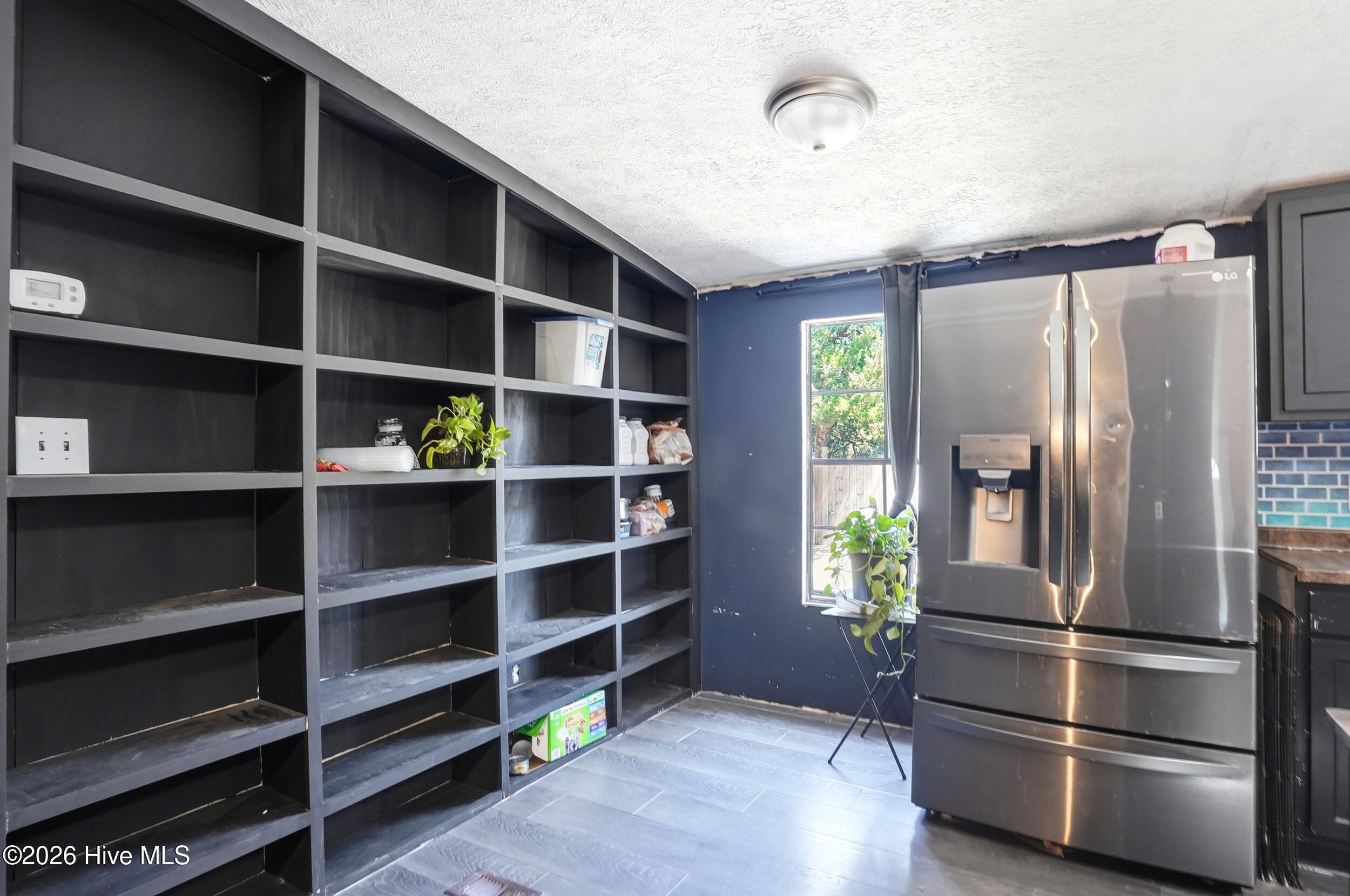 100569235 | Photo 11