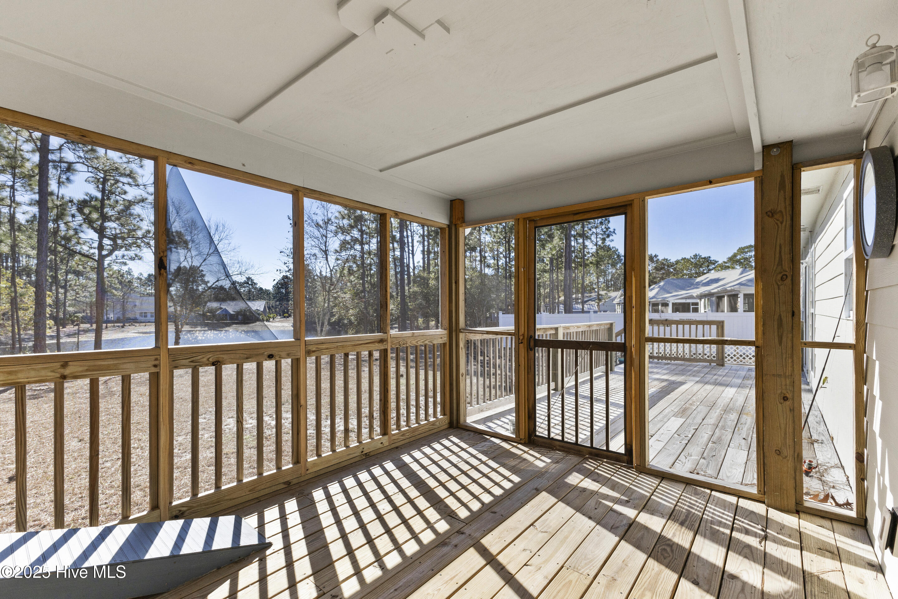 100484039 | Photo 32