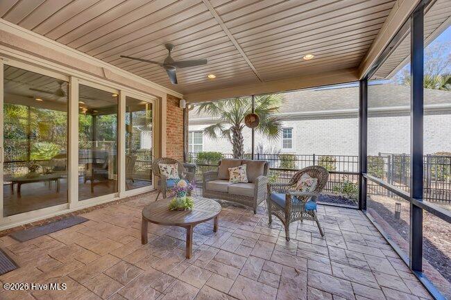 100552612 | Photo 26