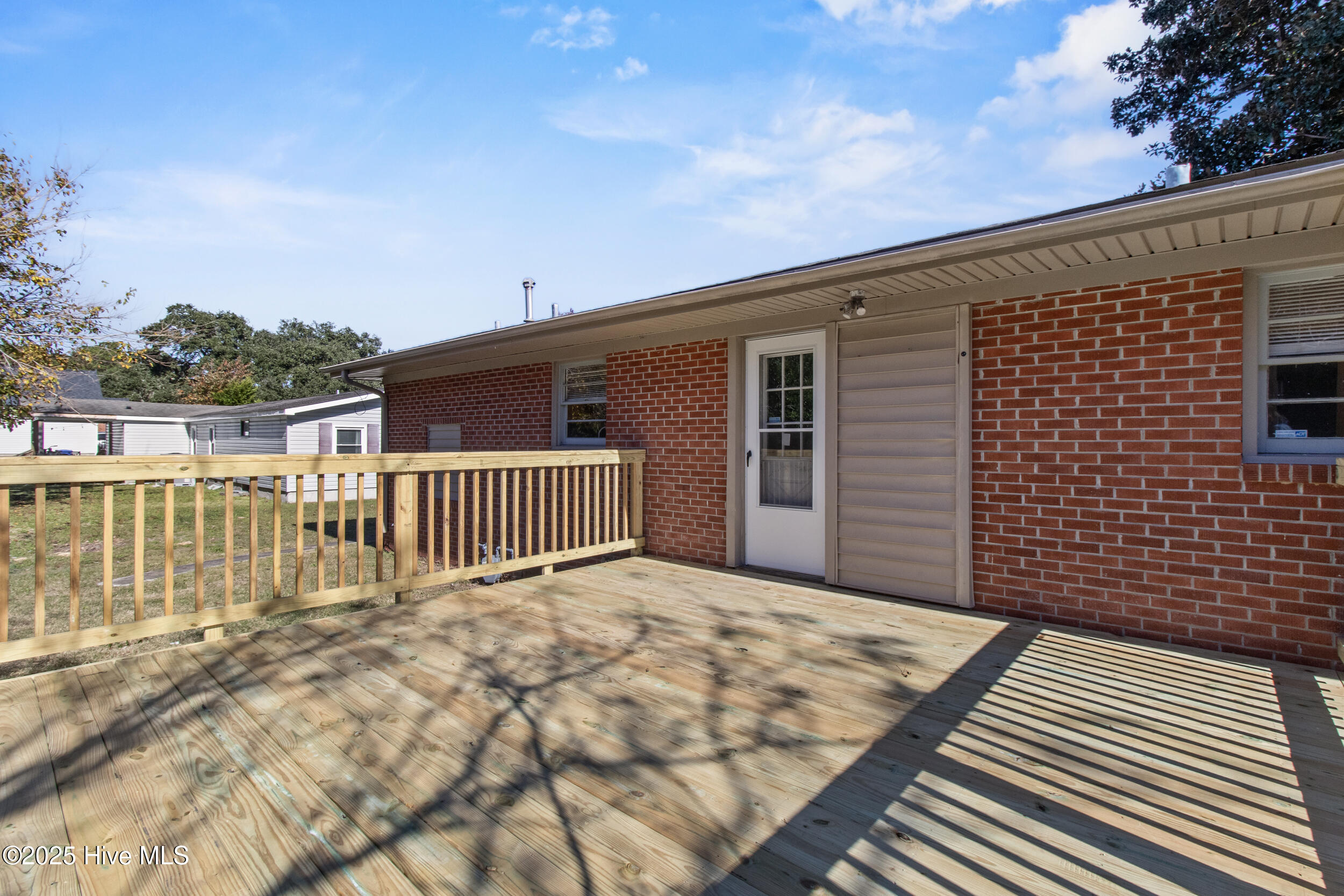 100541080 | Photo 30