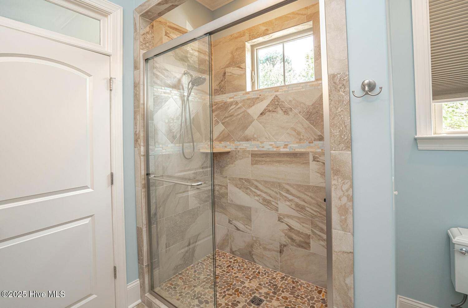 100514685 | Photo 42