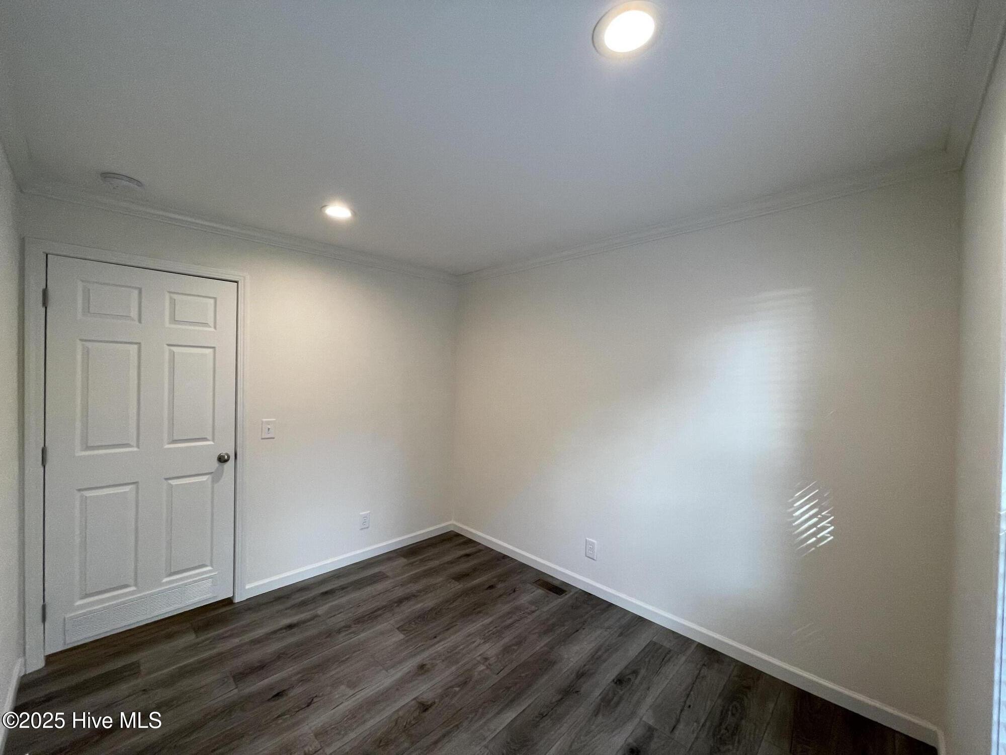 100536186 | Photo 12