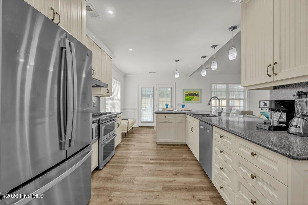 100558547 | Photo 27