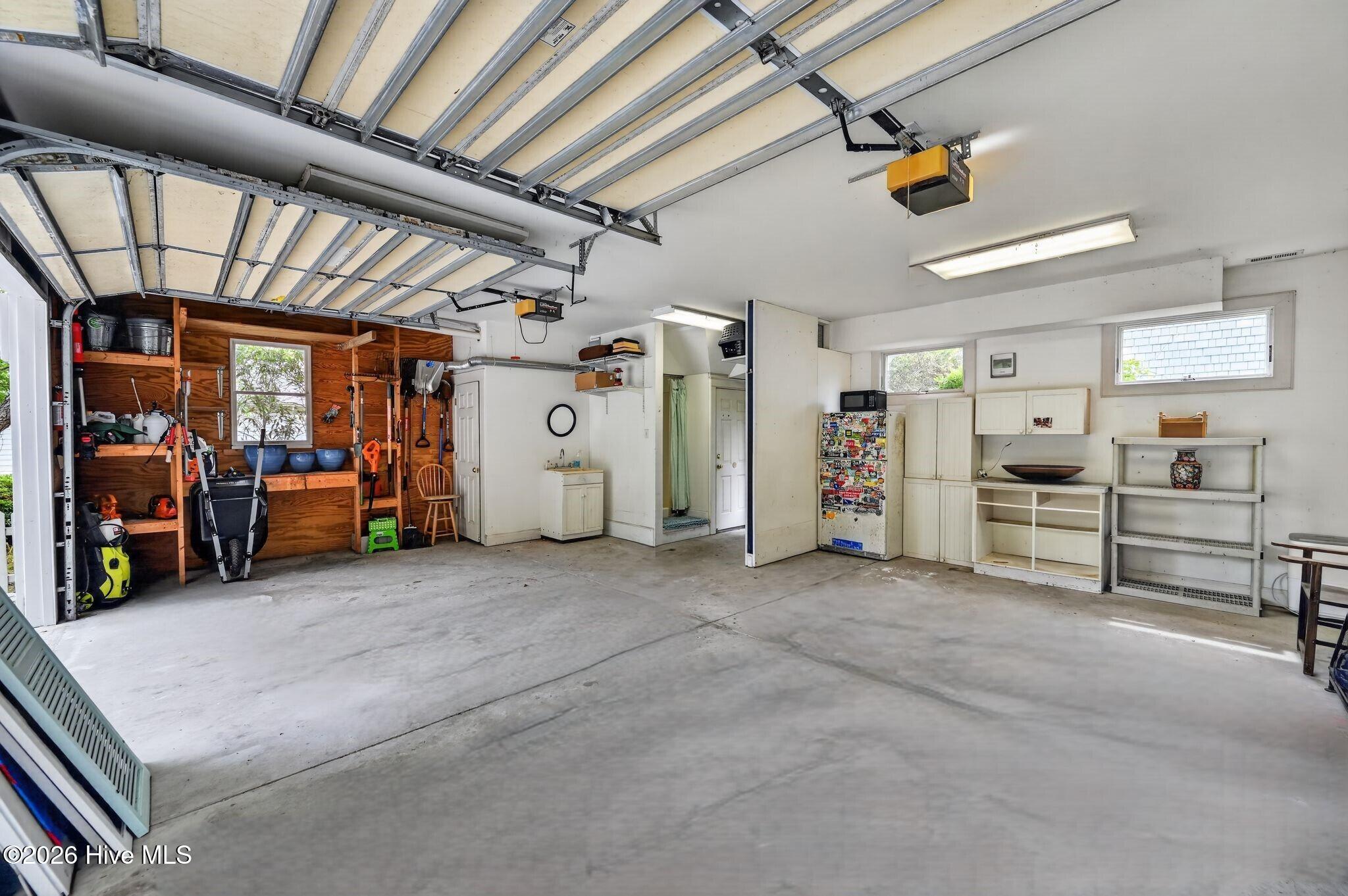 100569921 | Photo 37