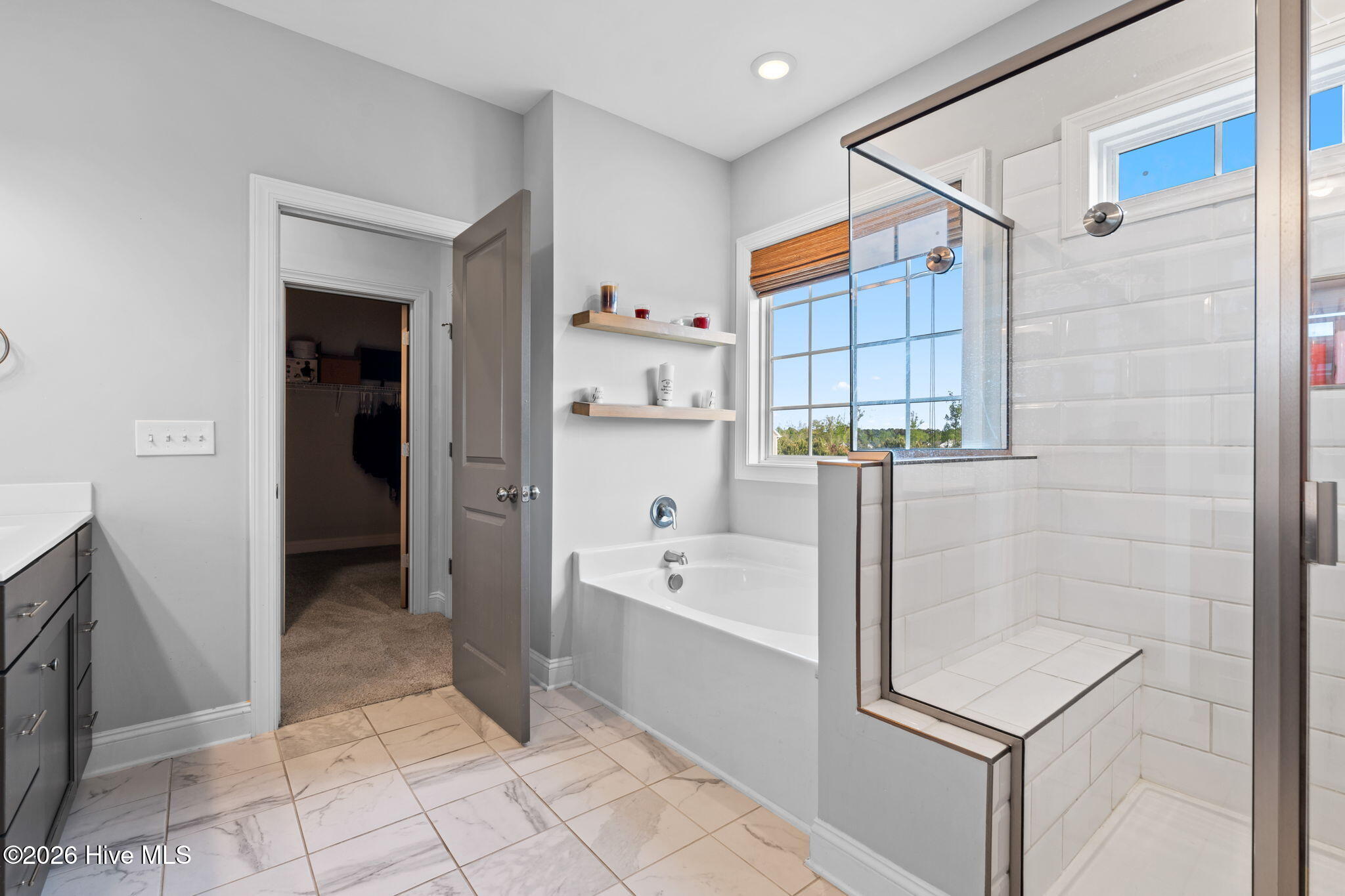 100564954 | Photo 32