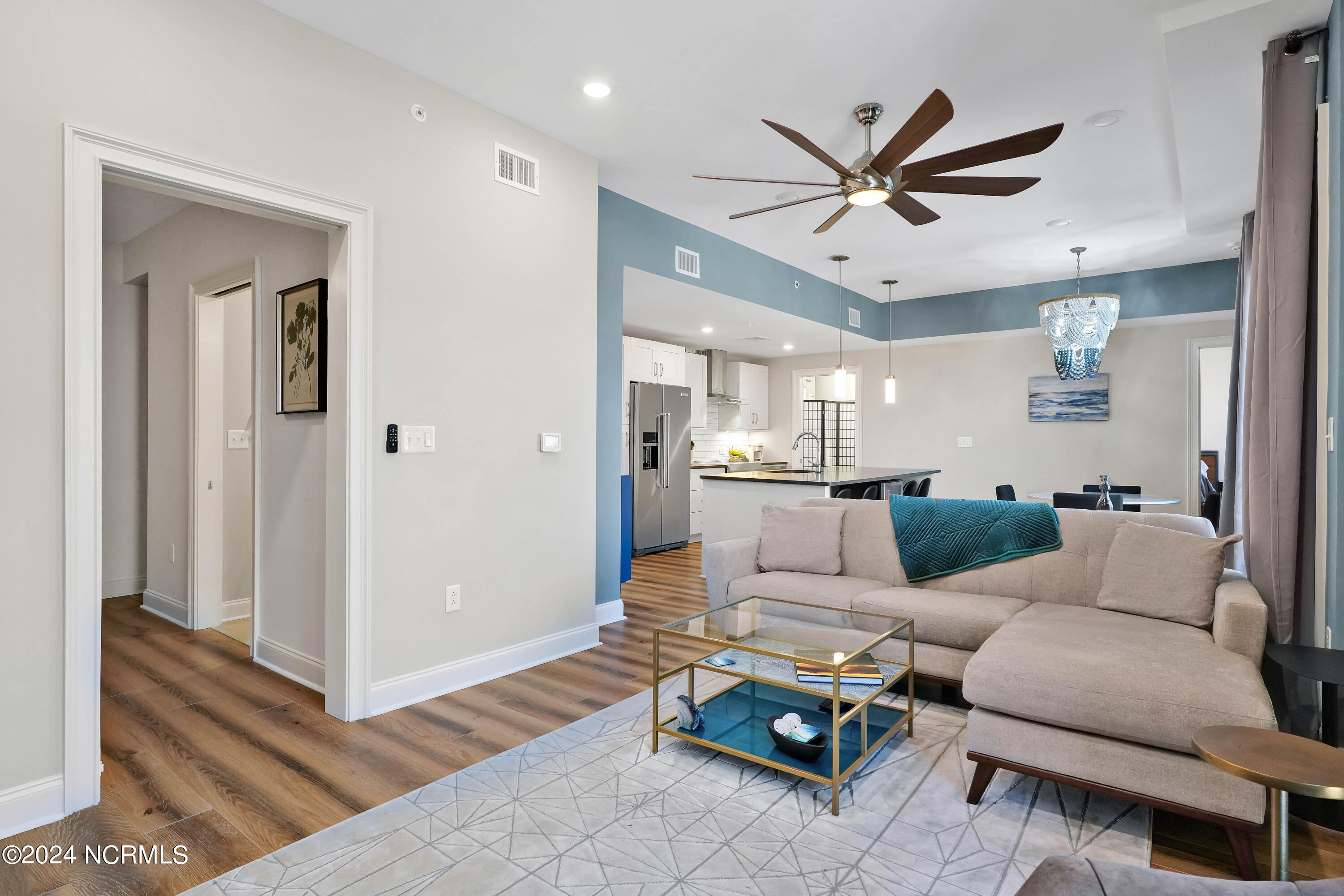 100556540 | Photo 17