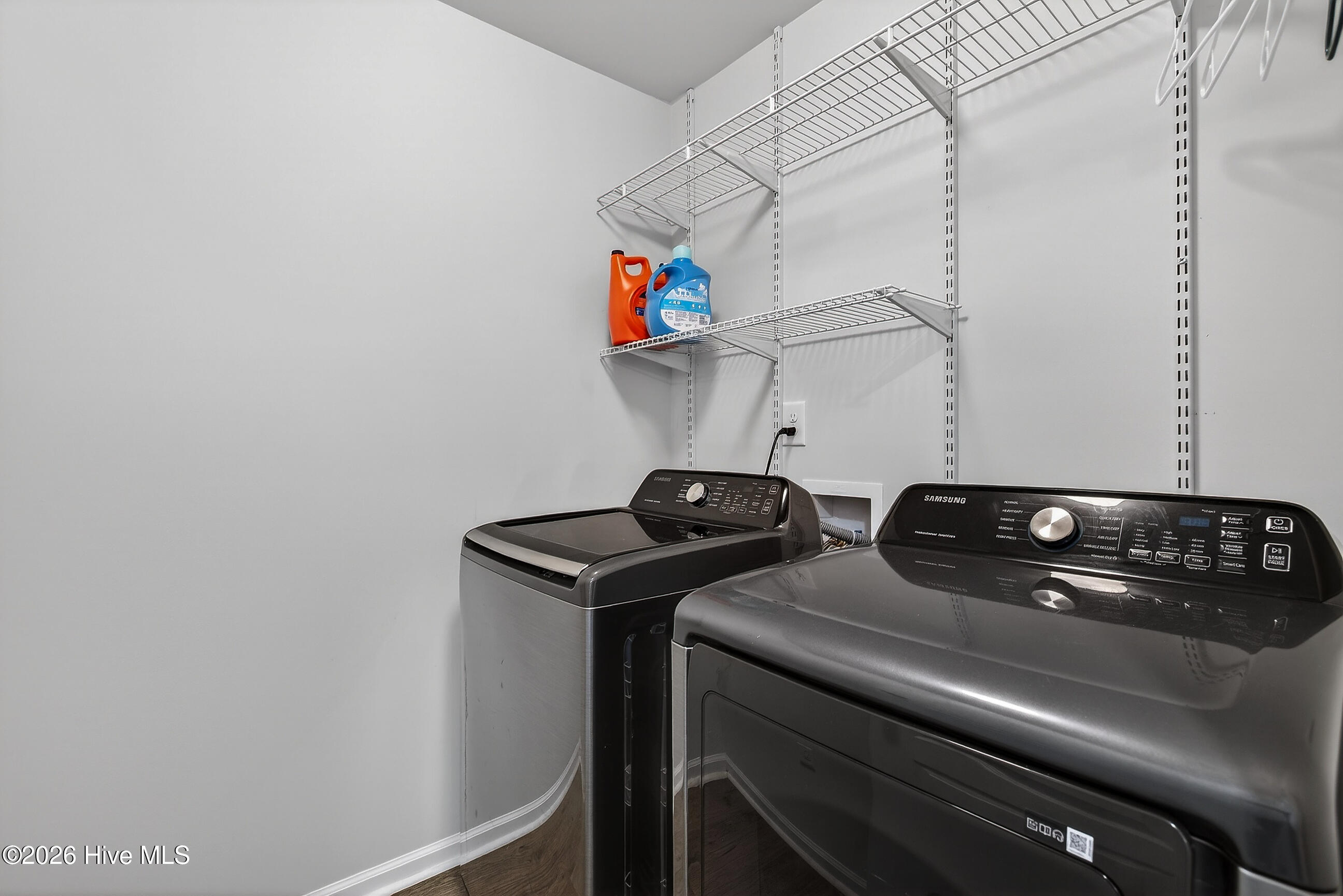 100555689 | Photo 35