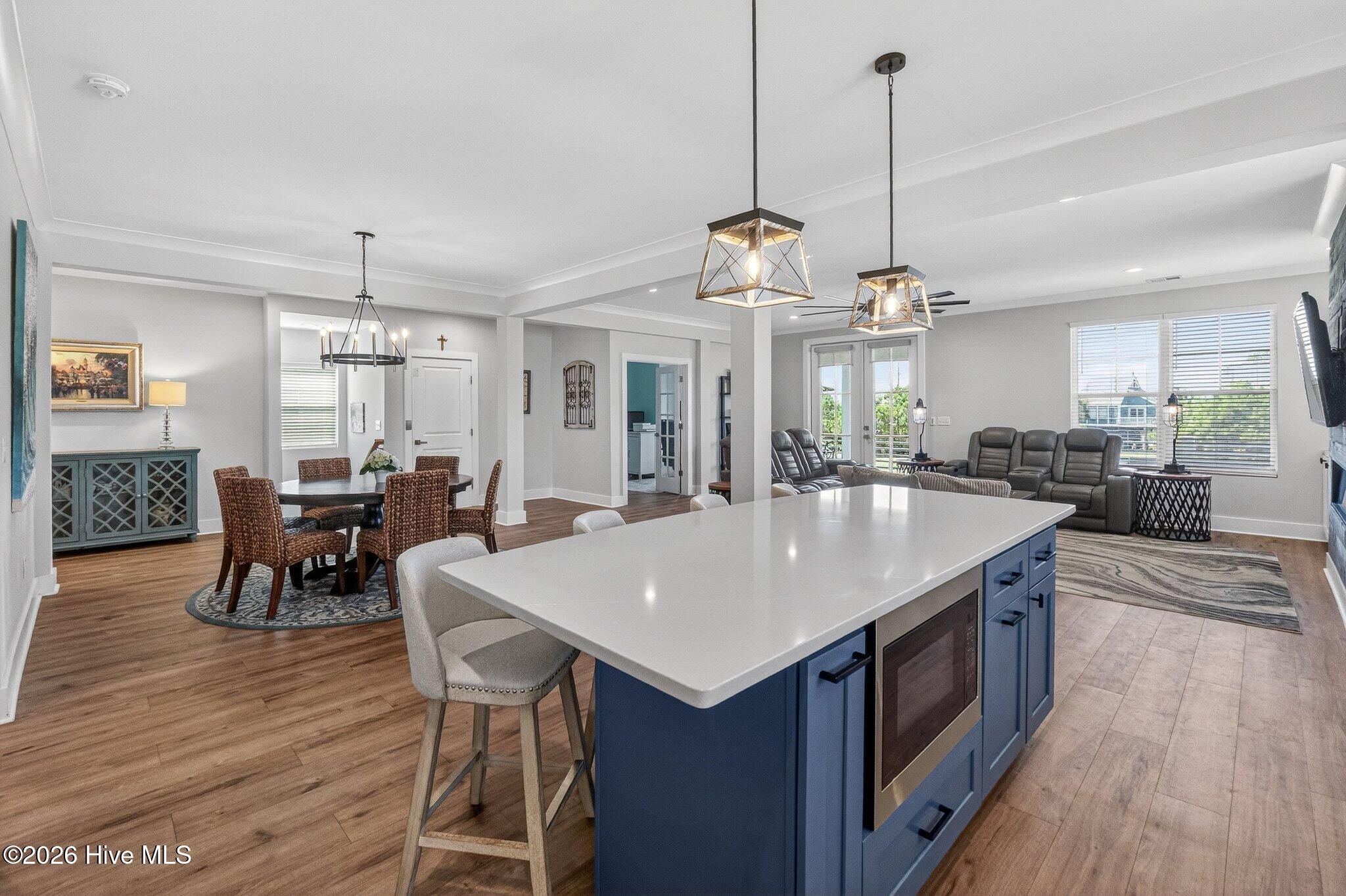 100561460 | Photo 11