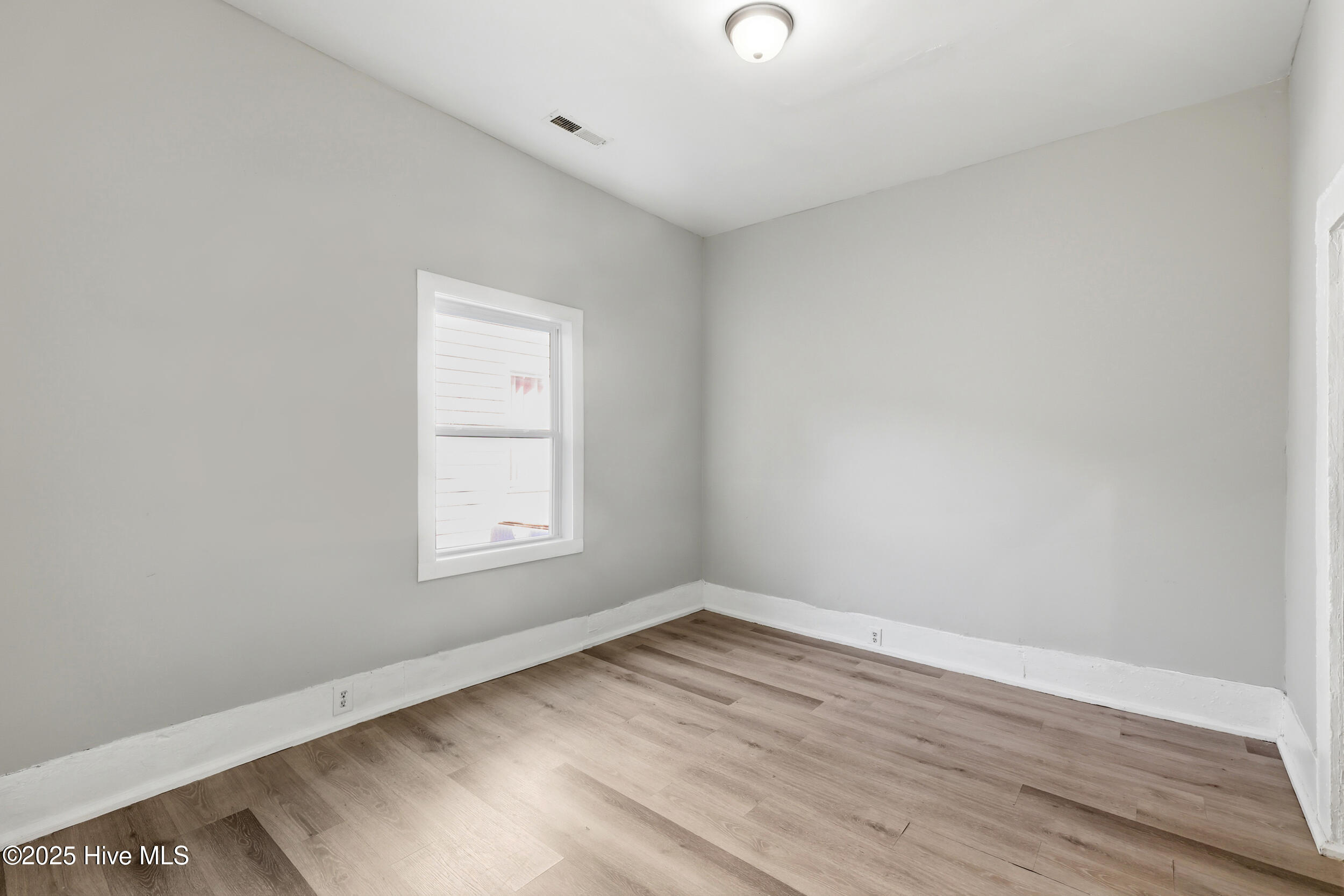 100538840 | Photo 16