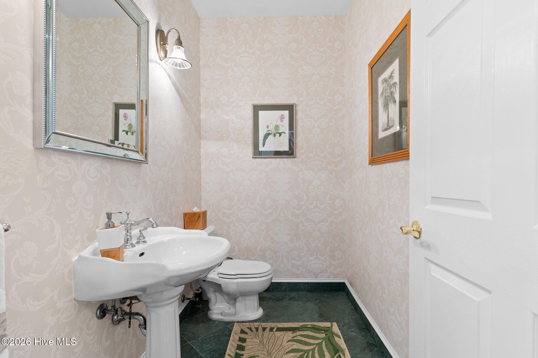 100559255 | Photo 50