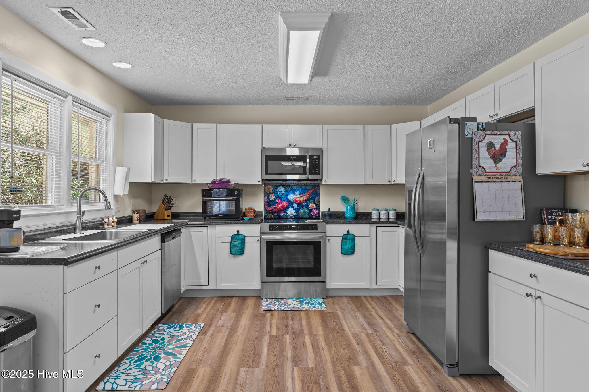 100530137 | Photo 11