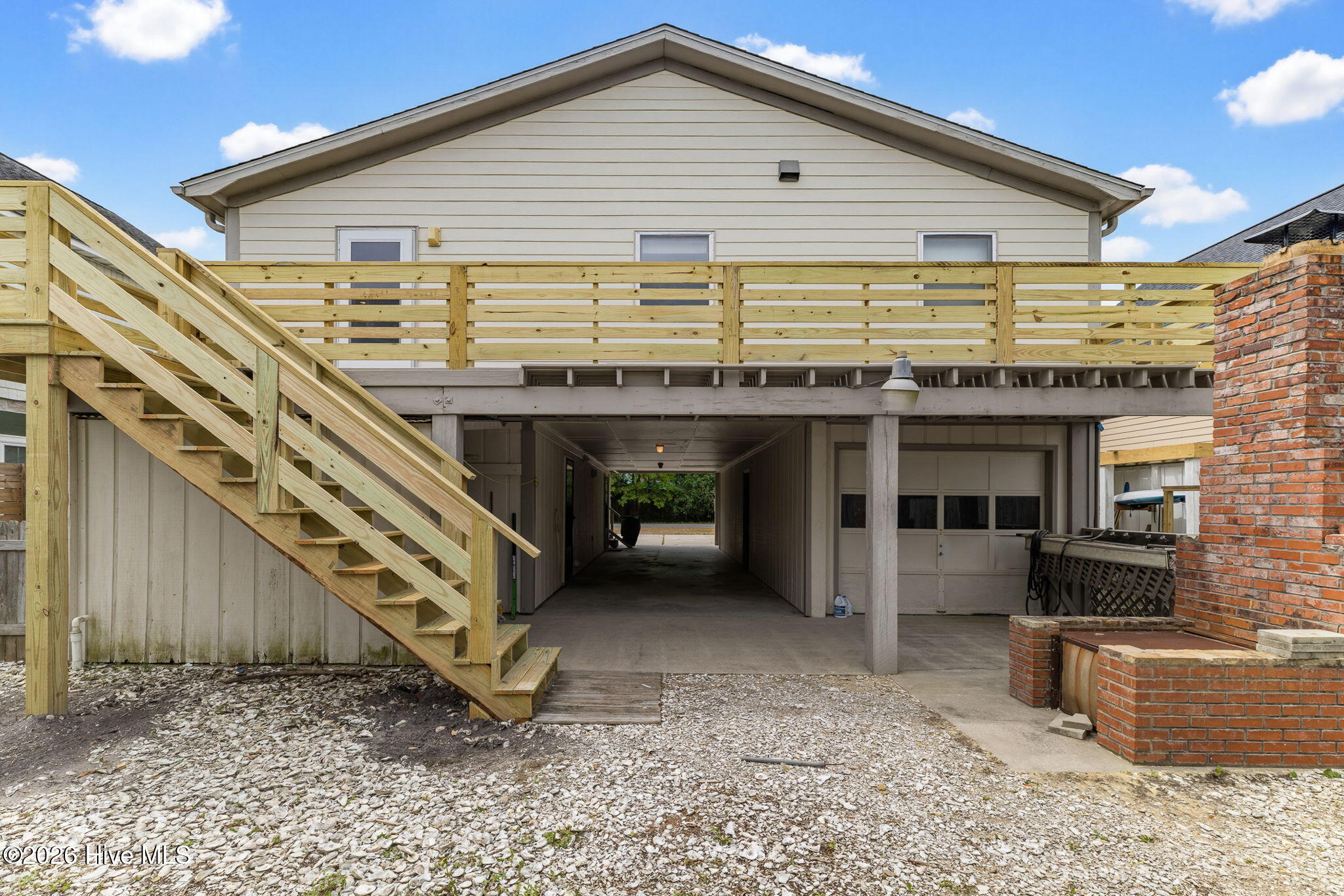 100565875 | Photo 33