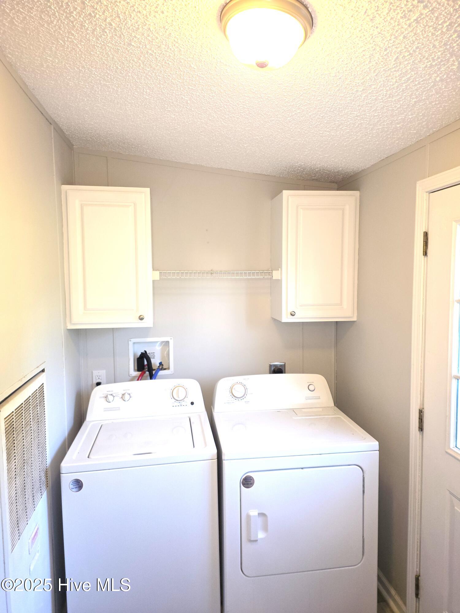 100528140 | Photo 37