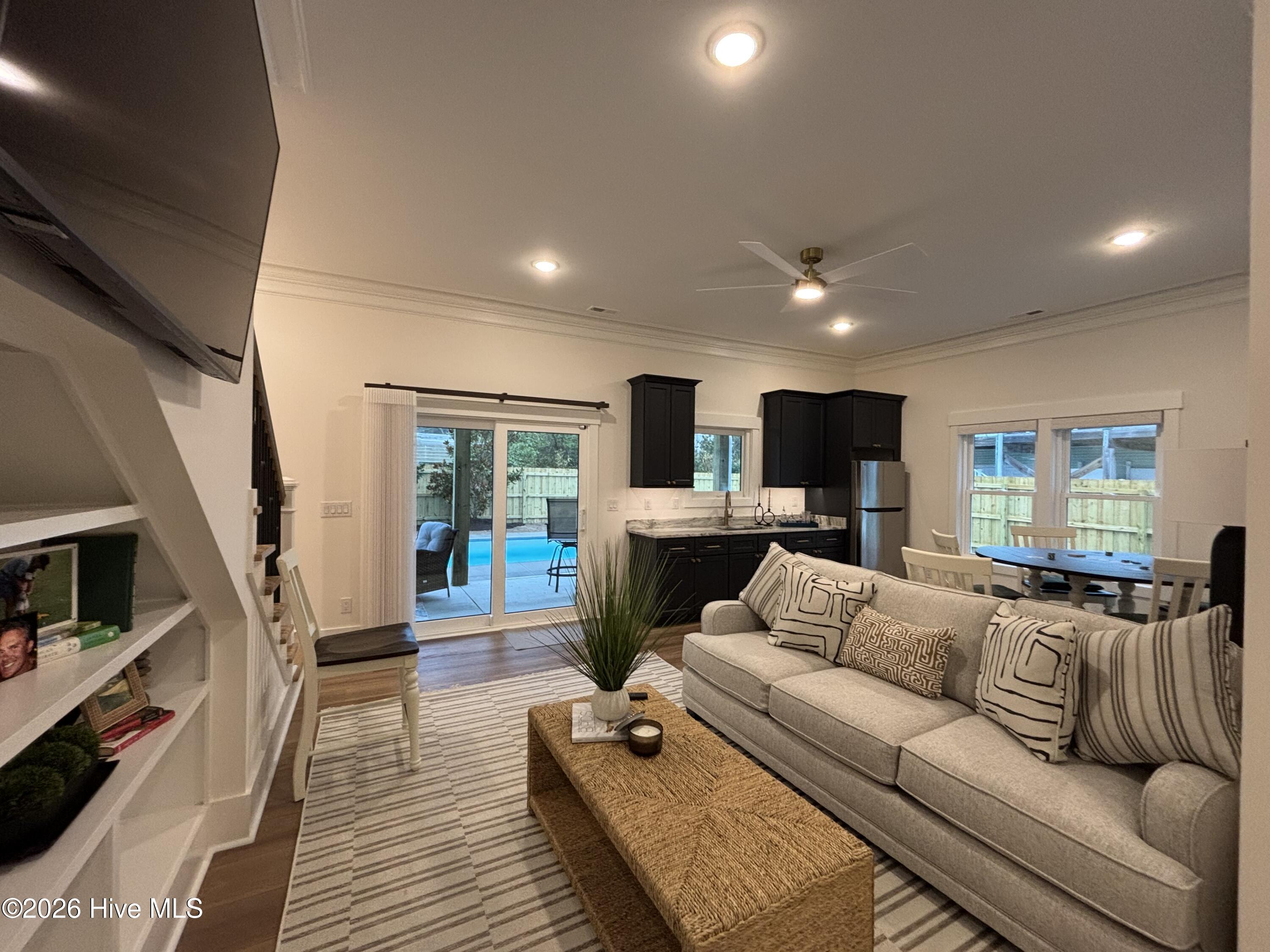 100516902 | Photo 118