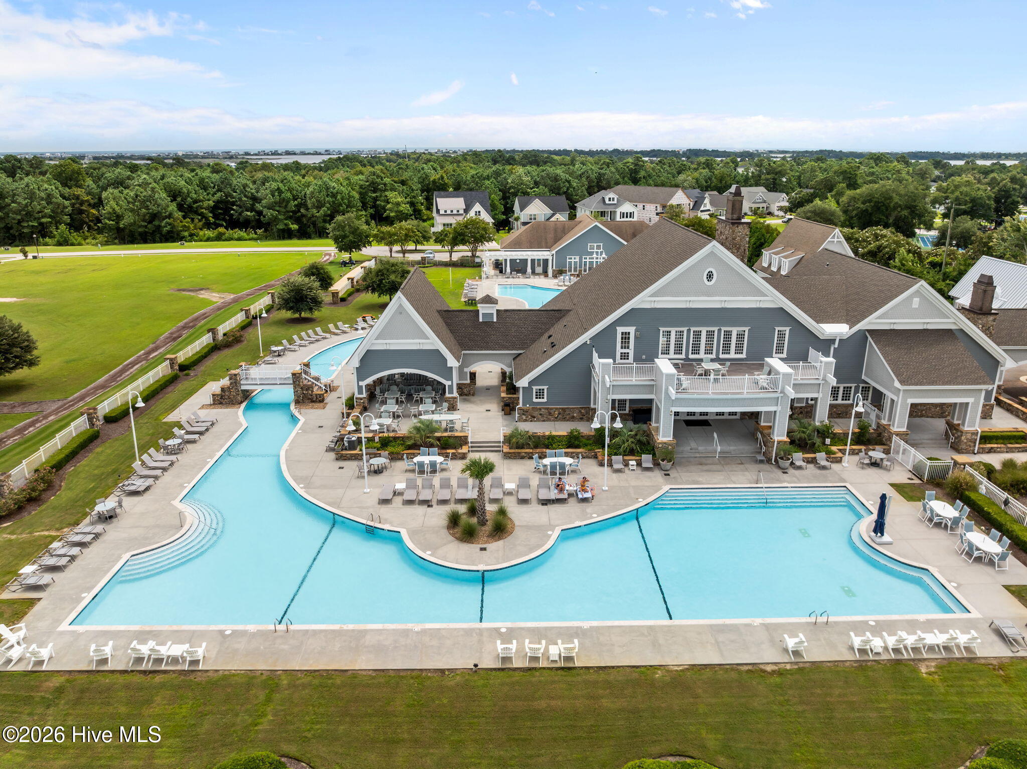 100557618 | Photo 56