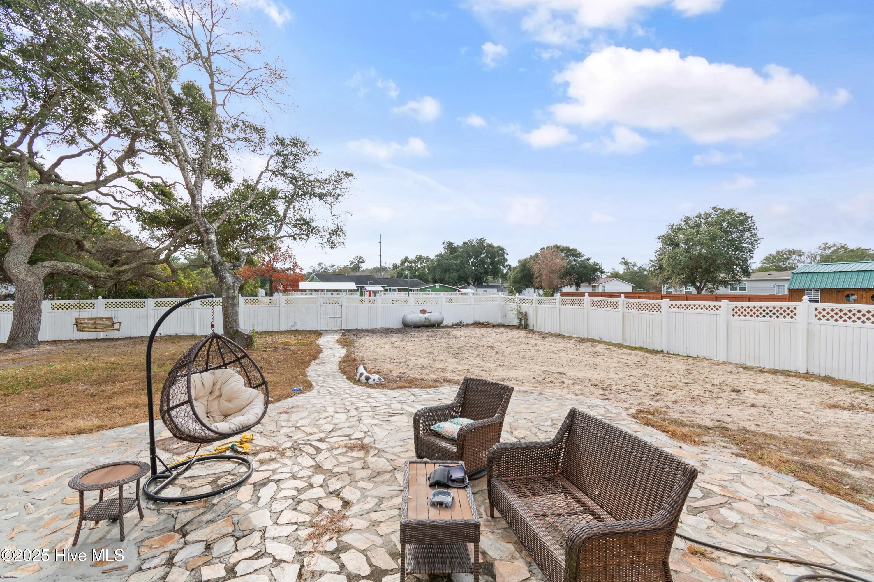 100542412 | Photo 39