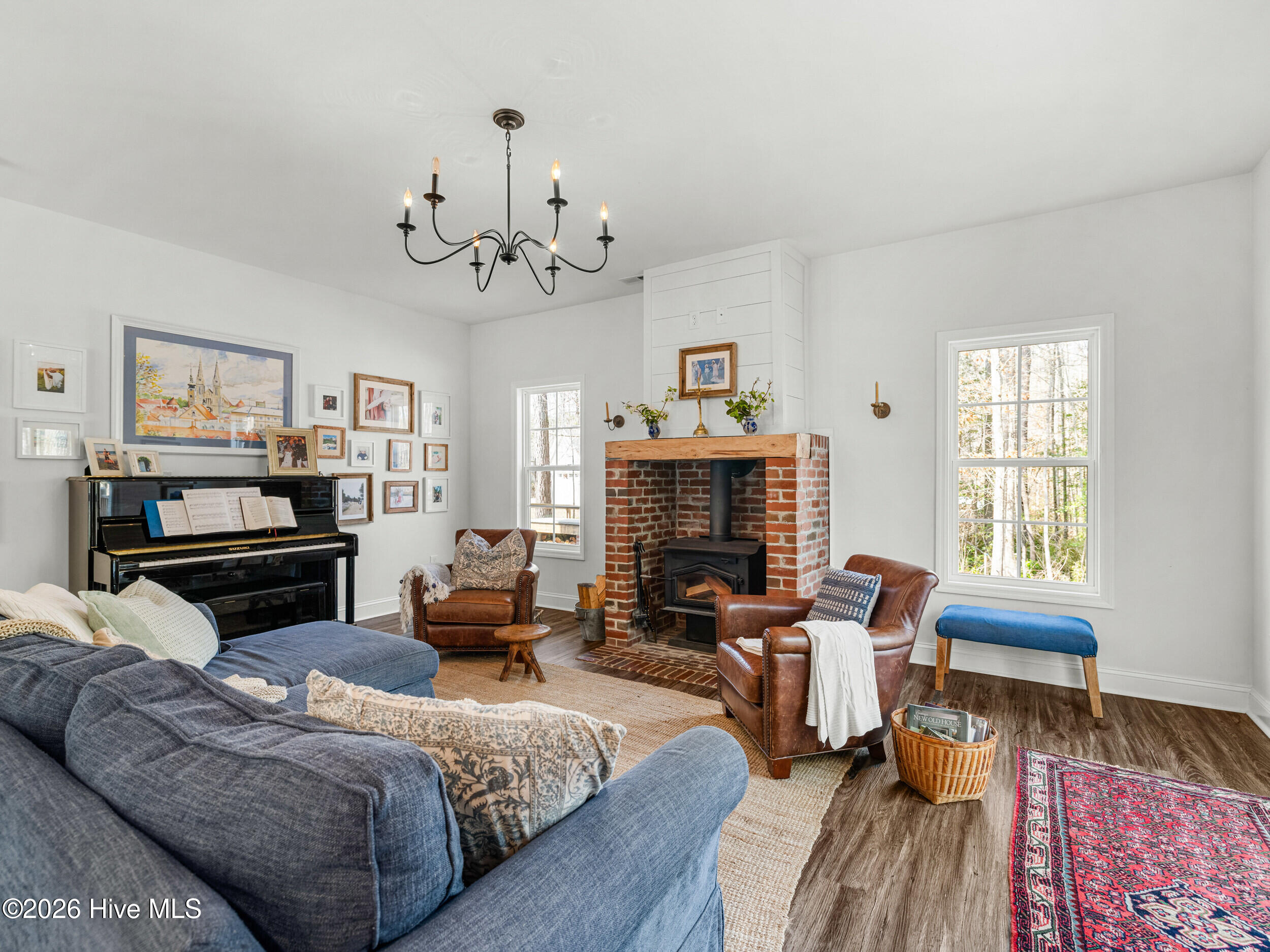 100558735 | Photo 26