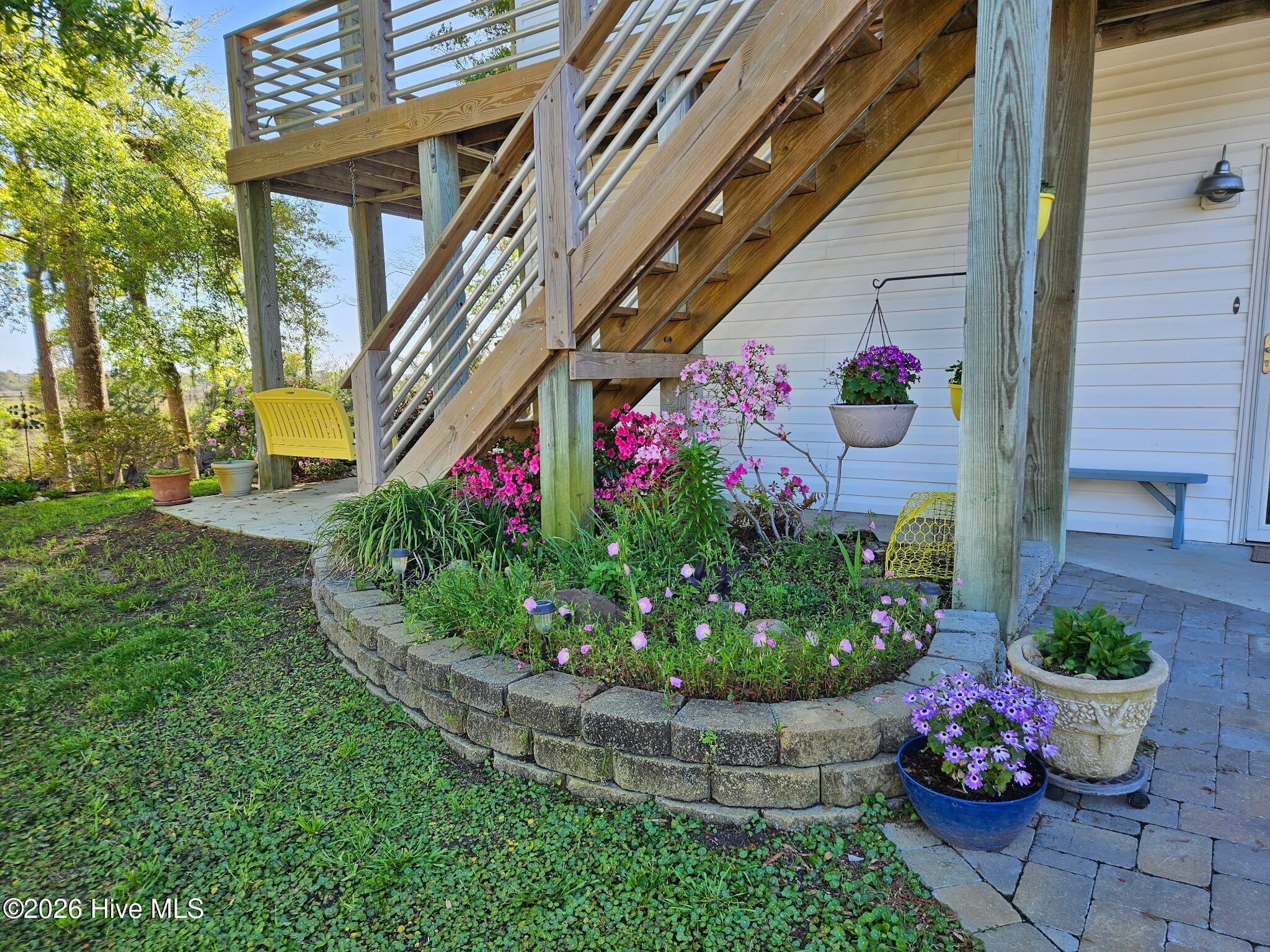 100558416 | Photo 53