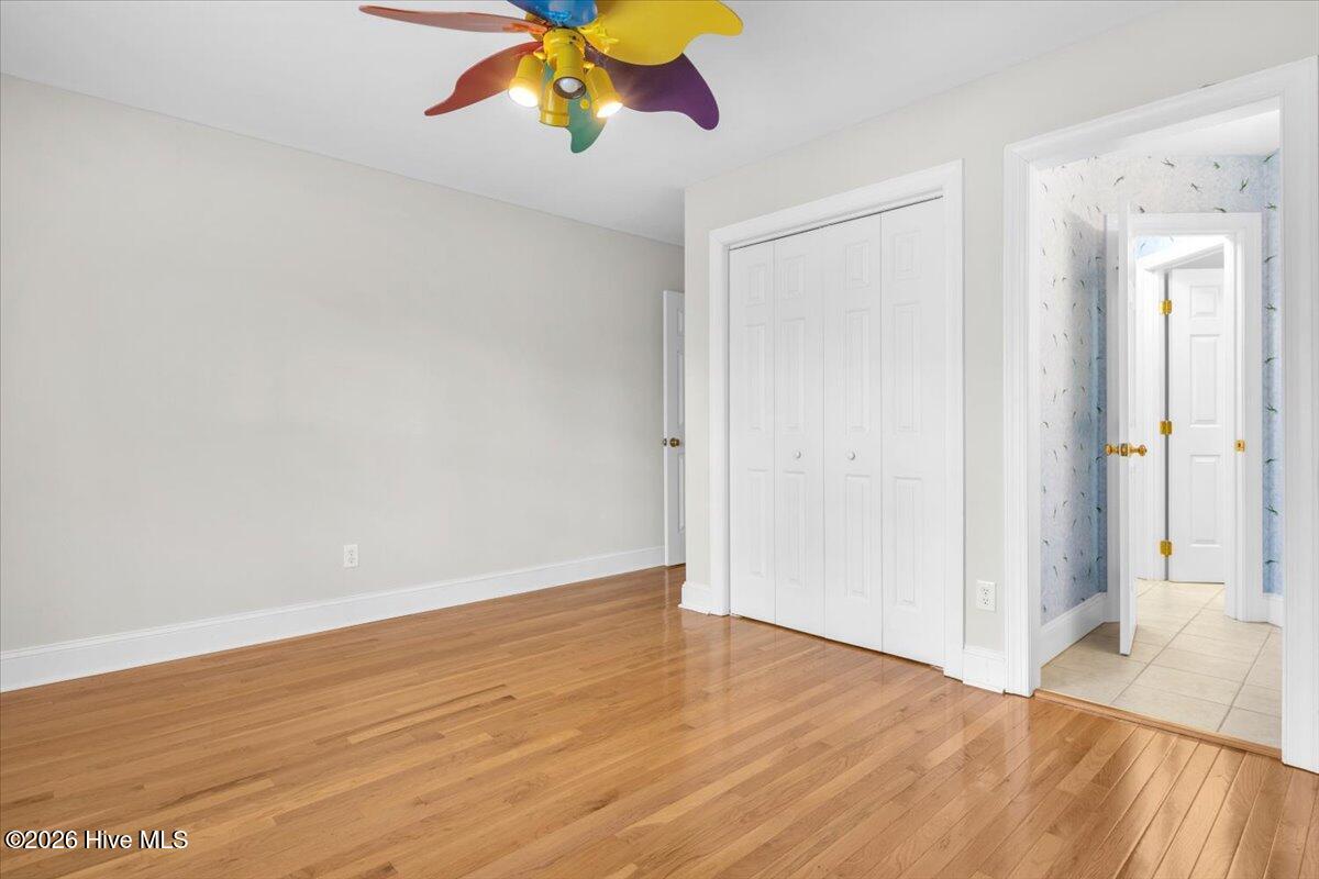 100564445 | Photo 43