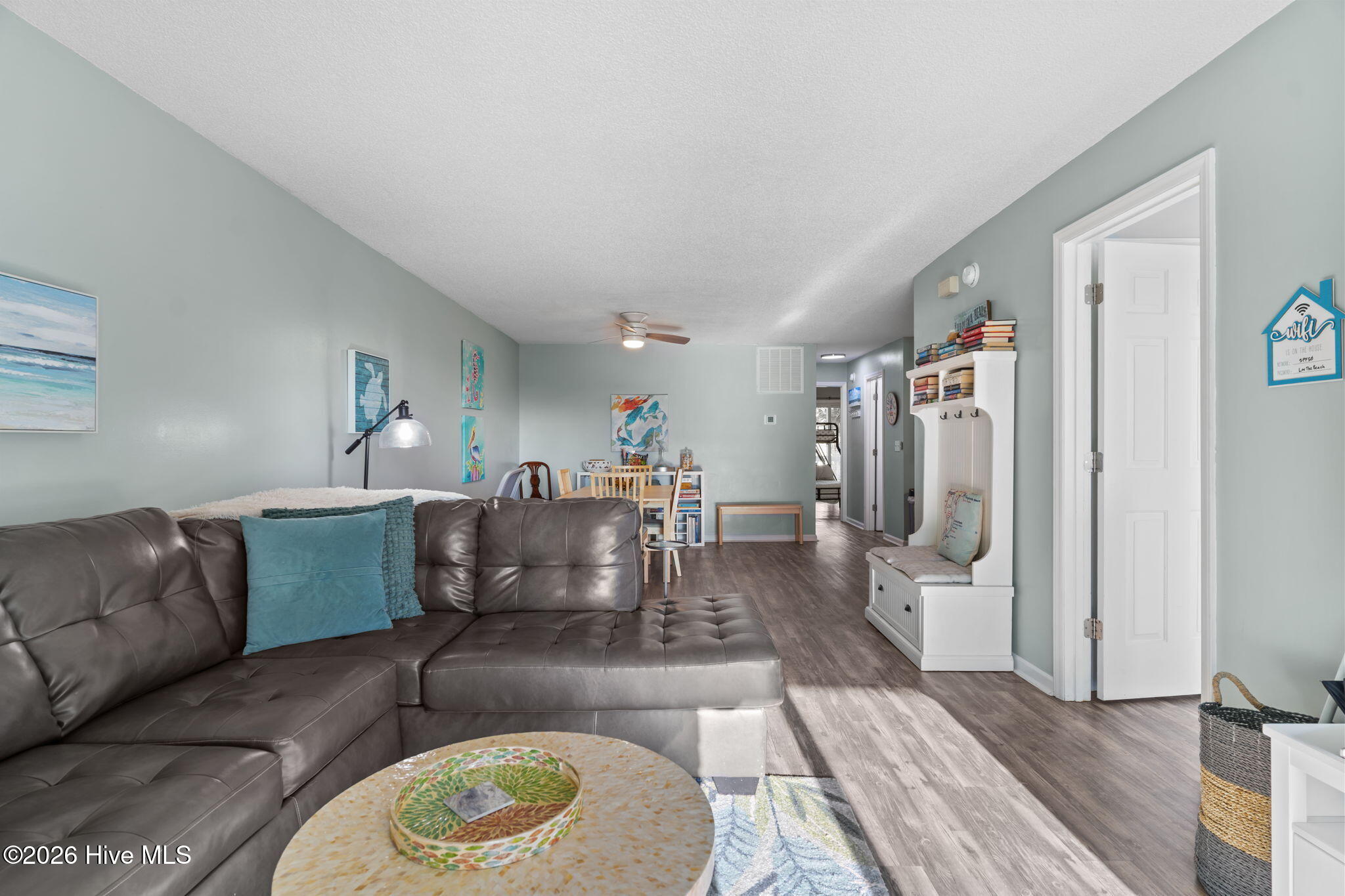 100560937 | Photo 13