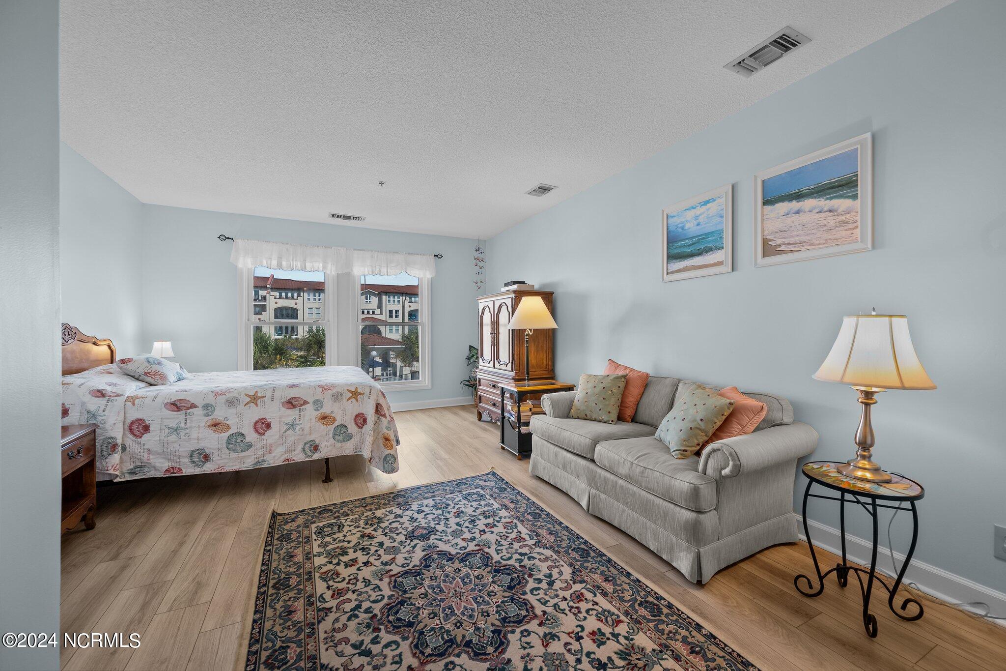 100461796 | Photo 27