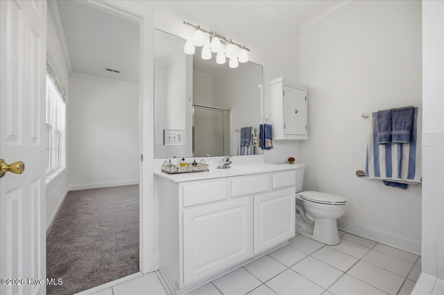 100564085 | Photo 28