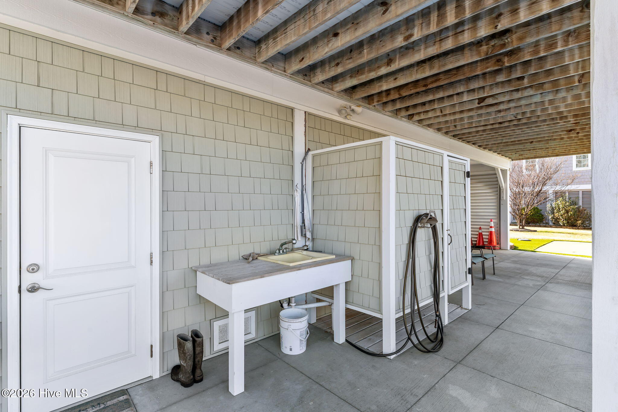 100549161 | Photo 58