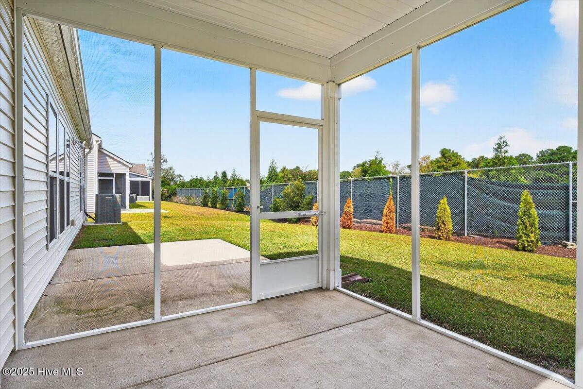 100532421 | Photo 45