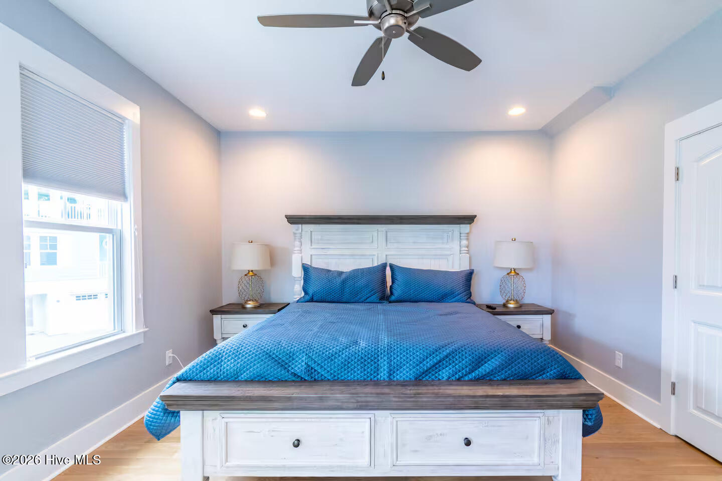 100555163 | Photo 33