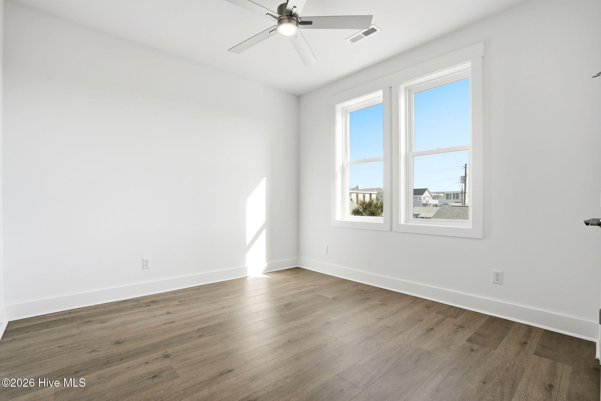 100558491 | Photo 54