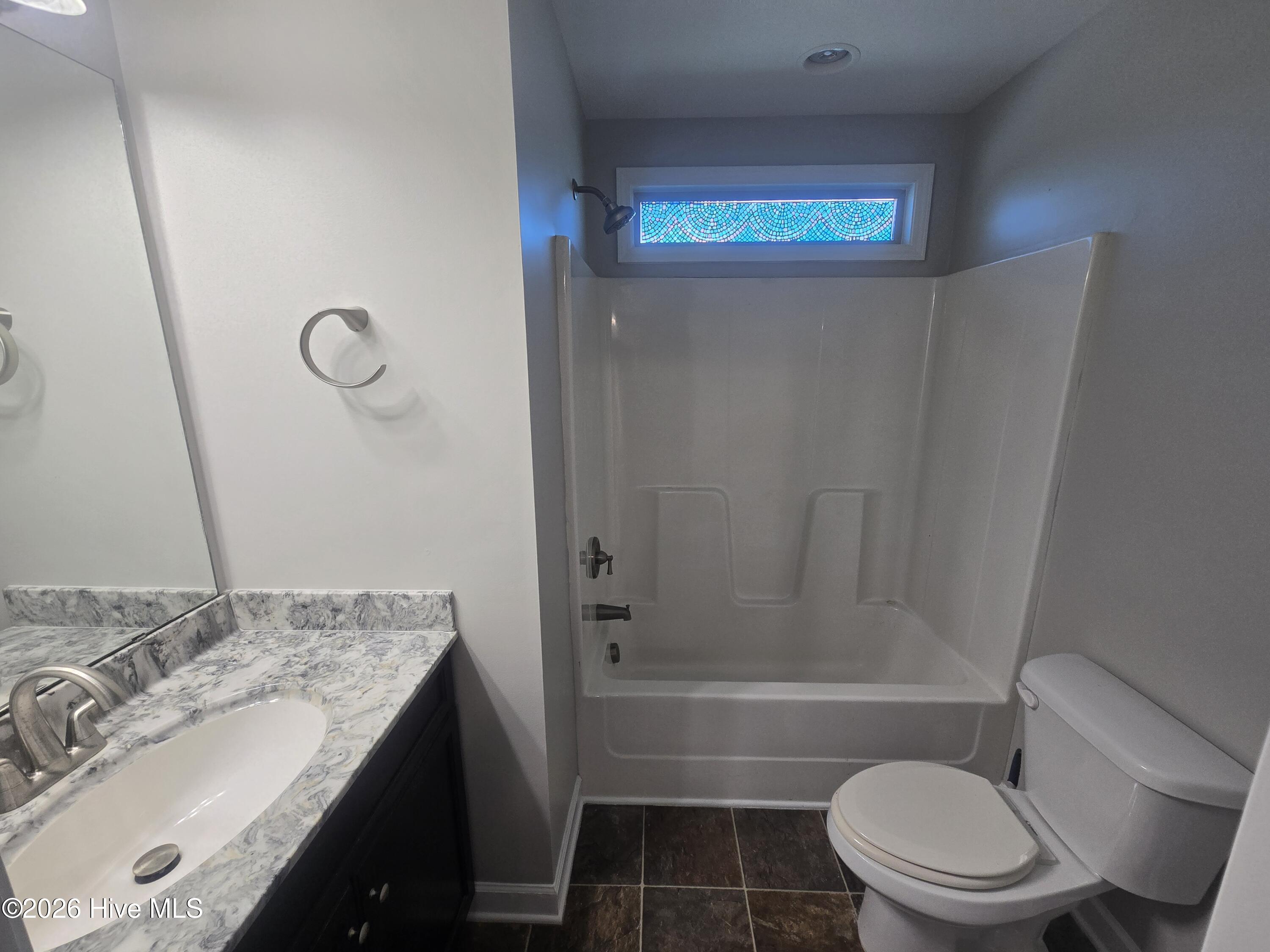 100562974 | Photo 16