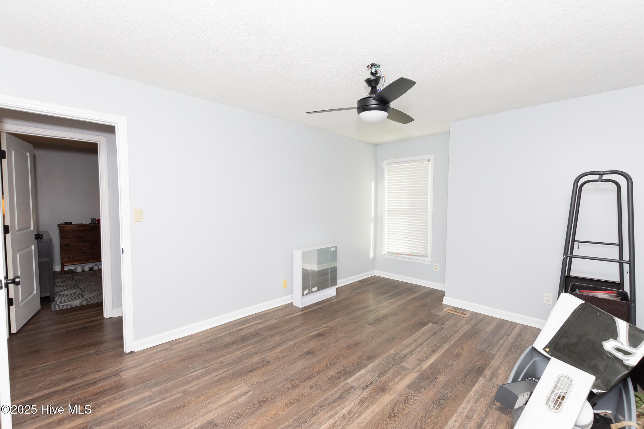 100546000 | Photo 31