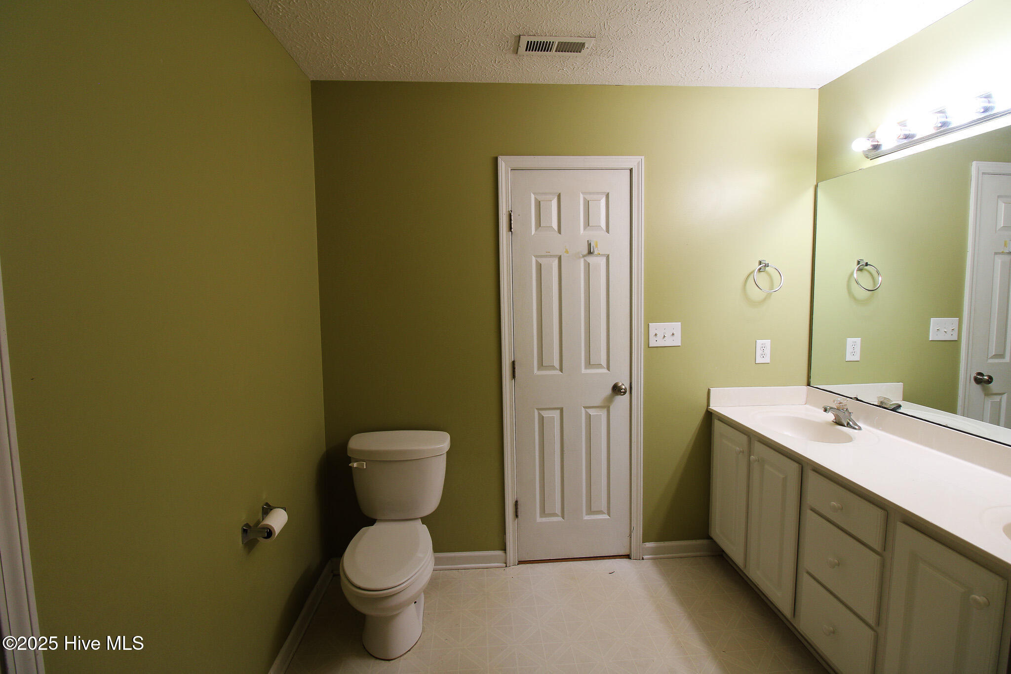 100537575 | Photo 31